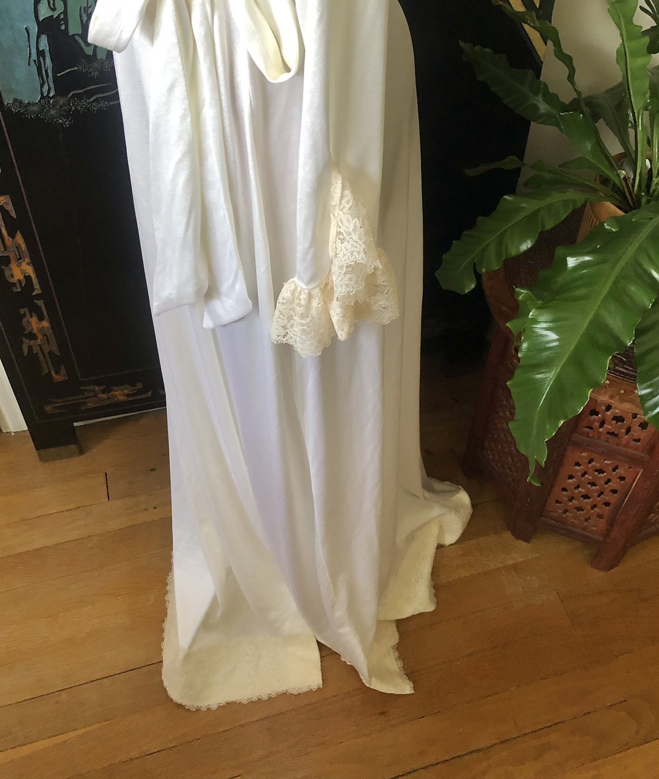 Vintage 60’s Hollywood Starlet Charles Grahame Ivory Robe For Harrods