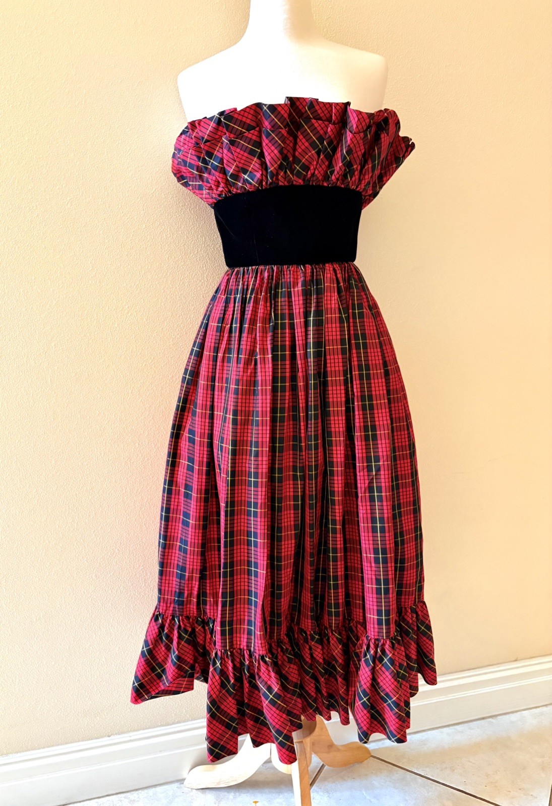 Vintage Víctor Costa Red Black velvet Tartan Plaid Maxi Dress Peplum S 4-6