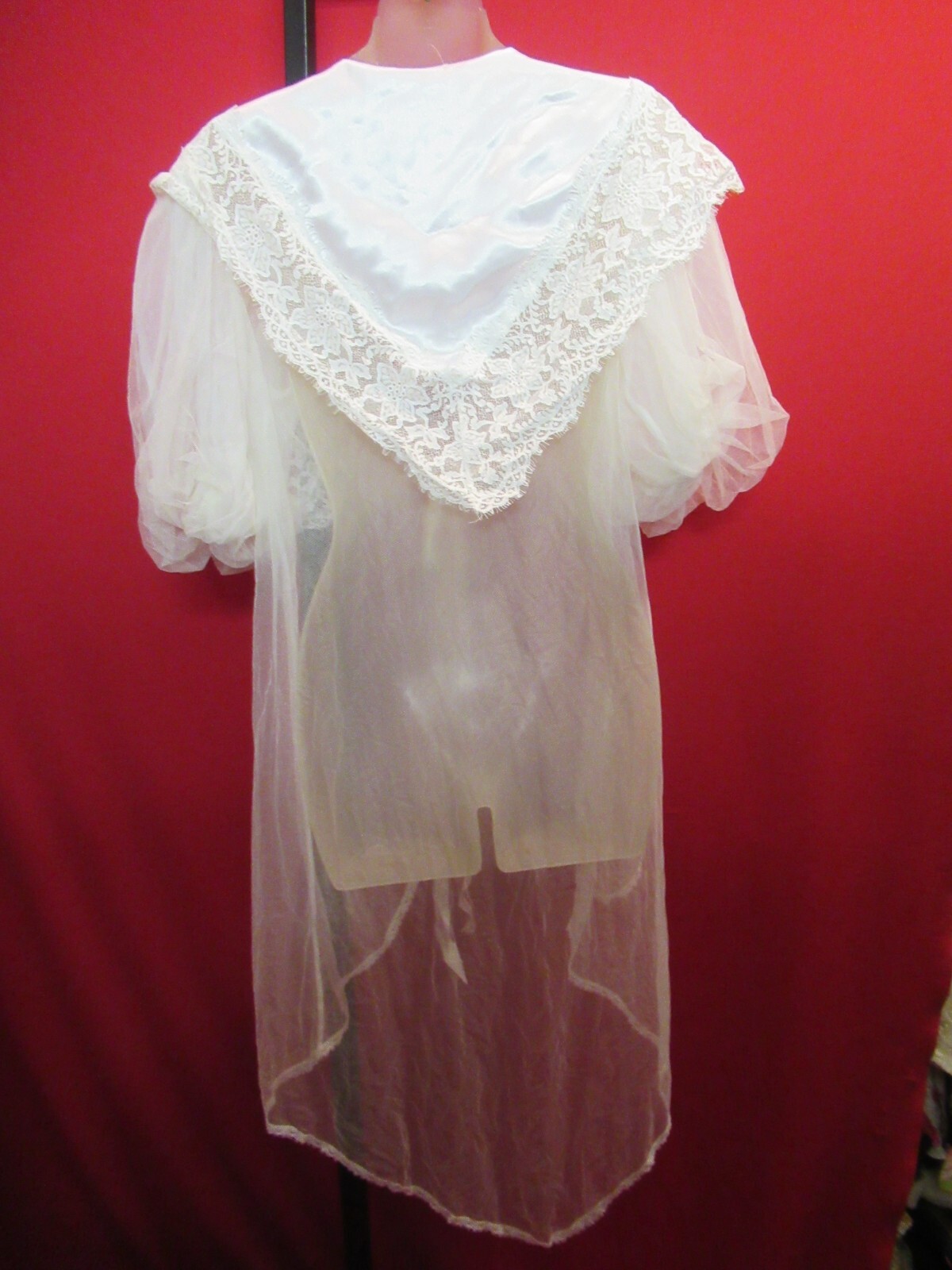 JESSICA LYNN Collection Vintage Bridal Peignoir Lace satin net robe Medium