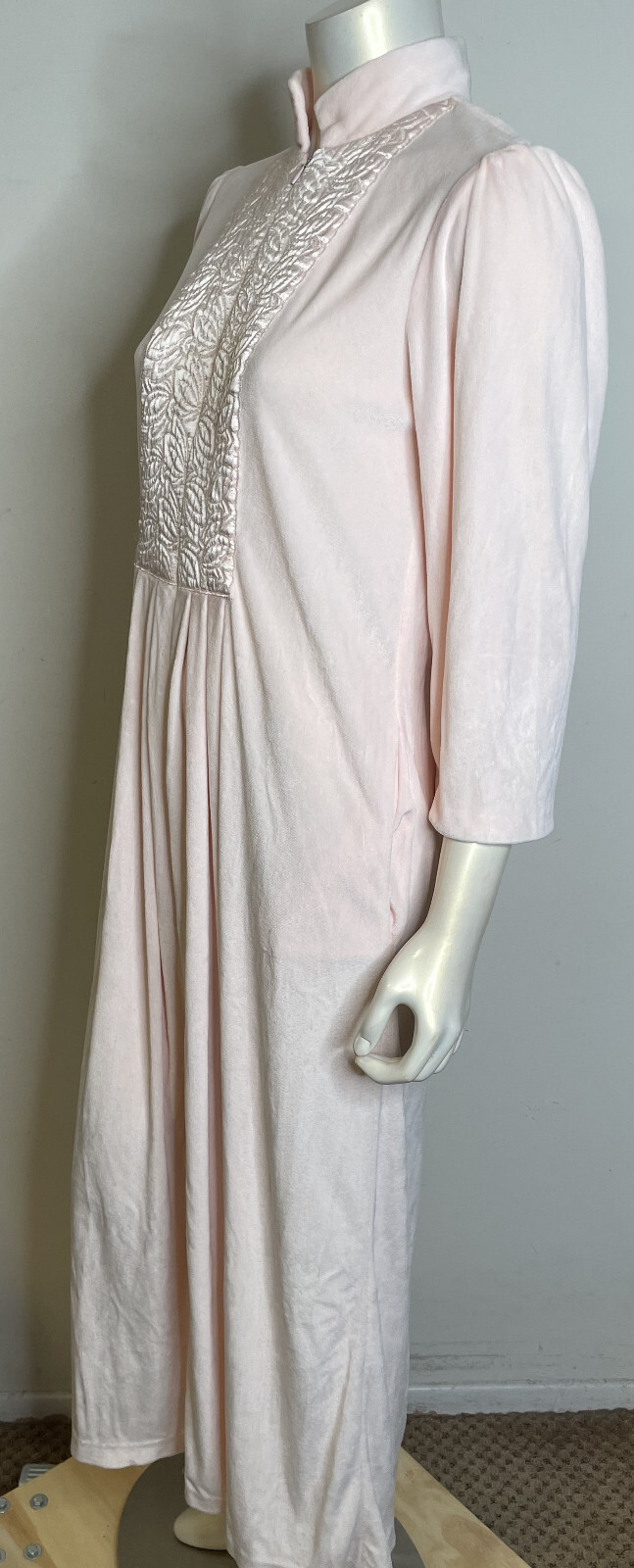 Vintage Saks Fifth Avenue Pink Velour Long Robe SP Petite Diamond Tea Gown Hole