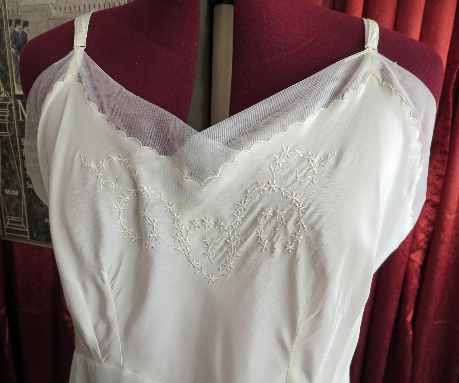 1940s 1950s White Rayon and Chiffon Volup Plus Size Slip Trillium Underthings