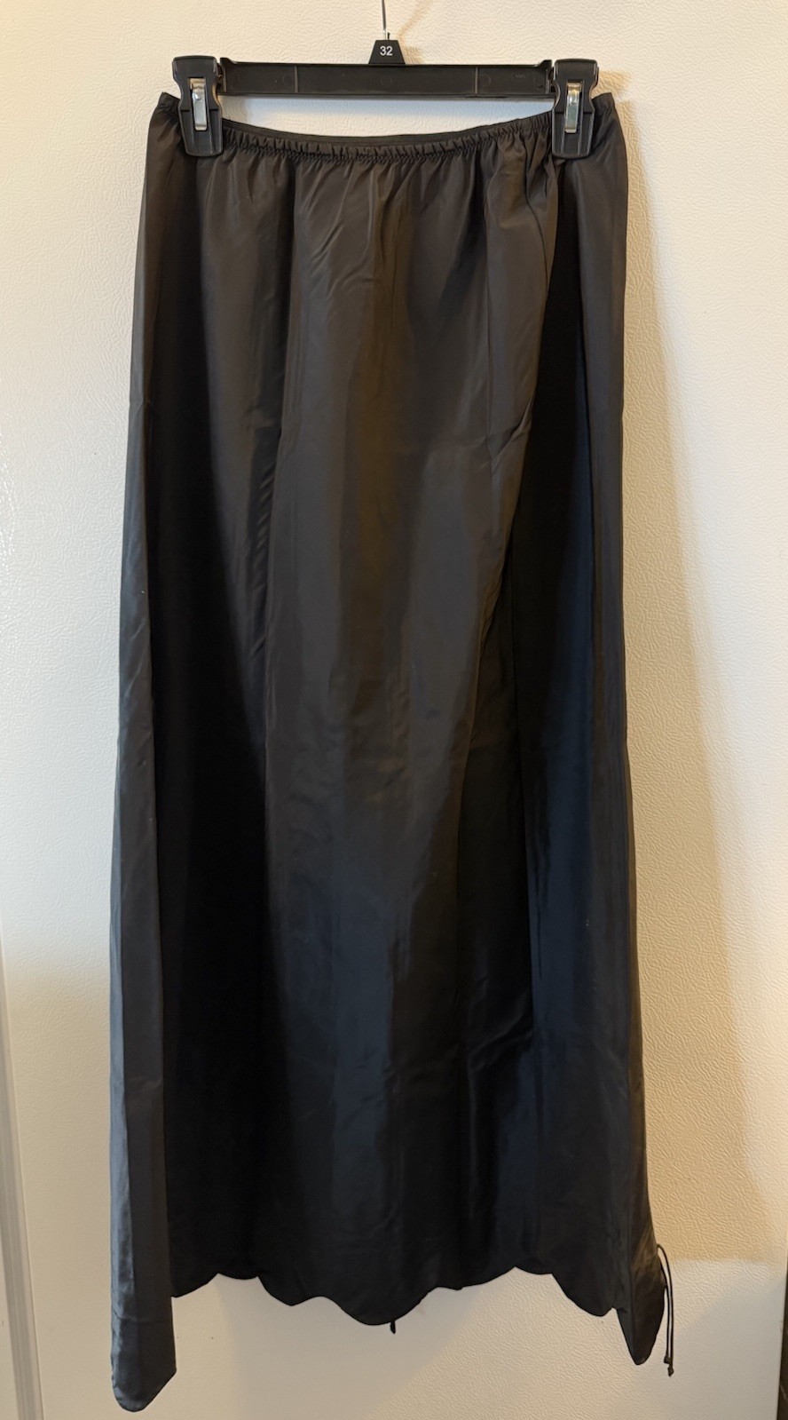 Vintage Chevette Half Slip Lingerie Sexy Scalloped Poly Nylon Black Women’s Med