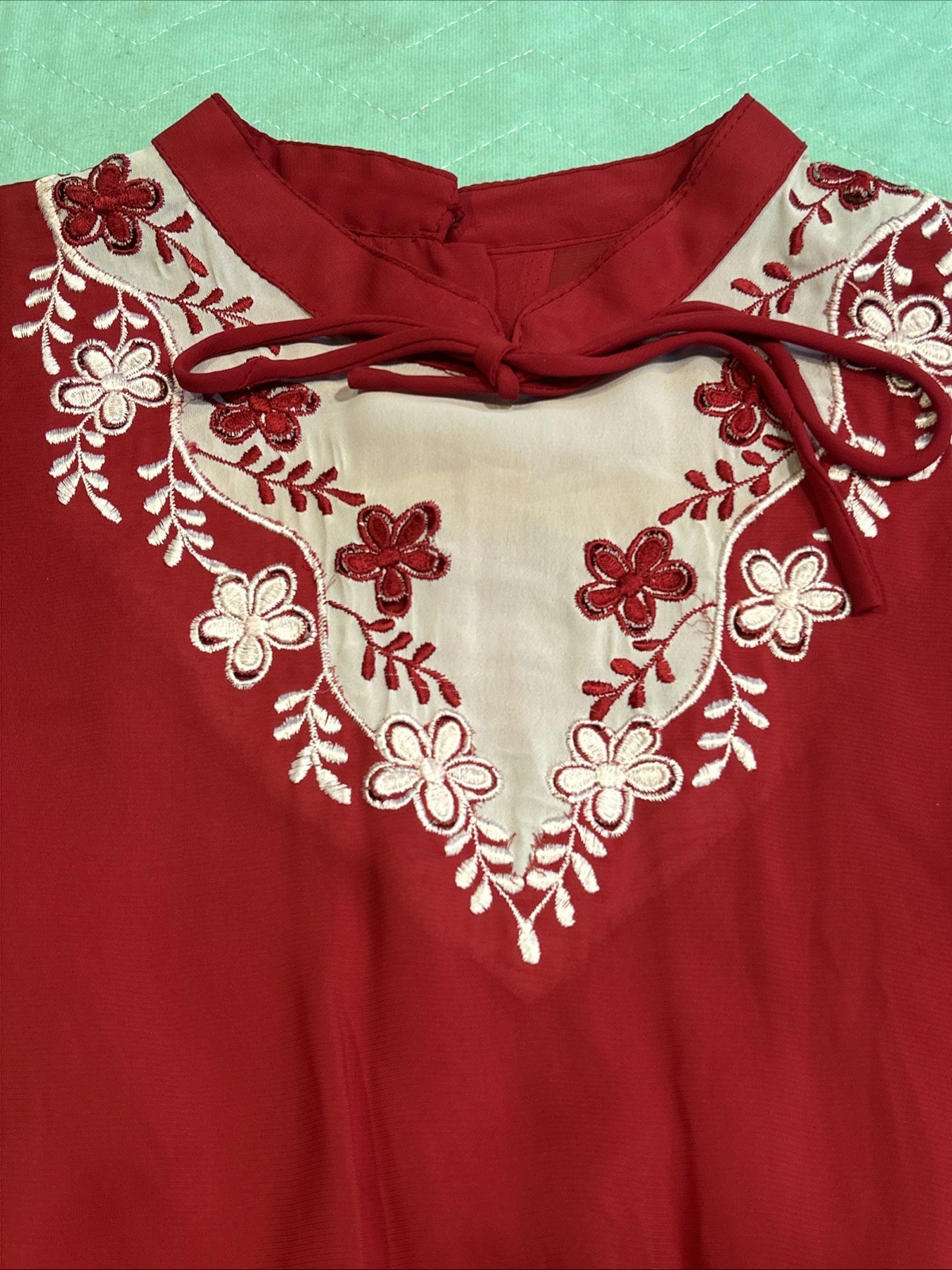 Vintage Women’s Dark Red Elastic Waist Shirt Sleeve Dress Embroidered Flowers