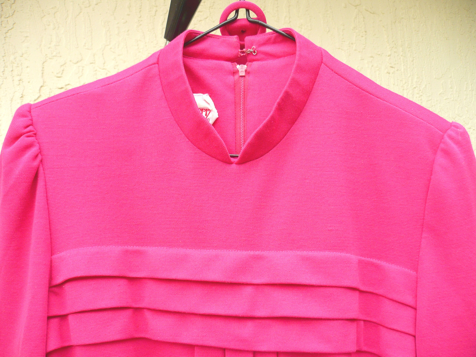 VTG 70S MOD HOT PINK SZ M SECRETARY COCKTAIL BELT POLY KNIT DRESS WASHABLE WOMEN