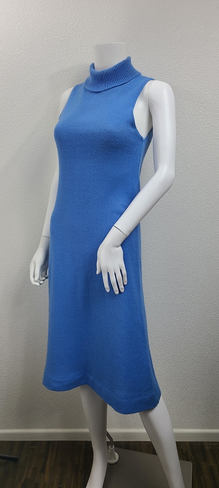 Vintage 60’s-70’s cornflower blue sweater dress Mollie Parnis Boutique NY Sm-Med