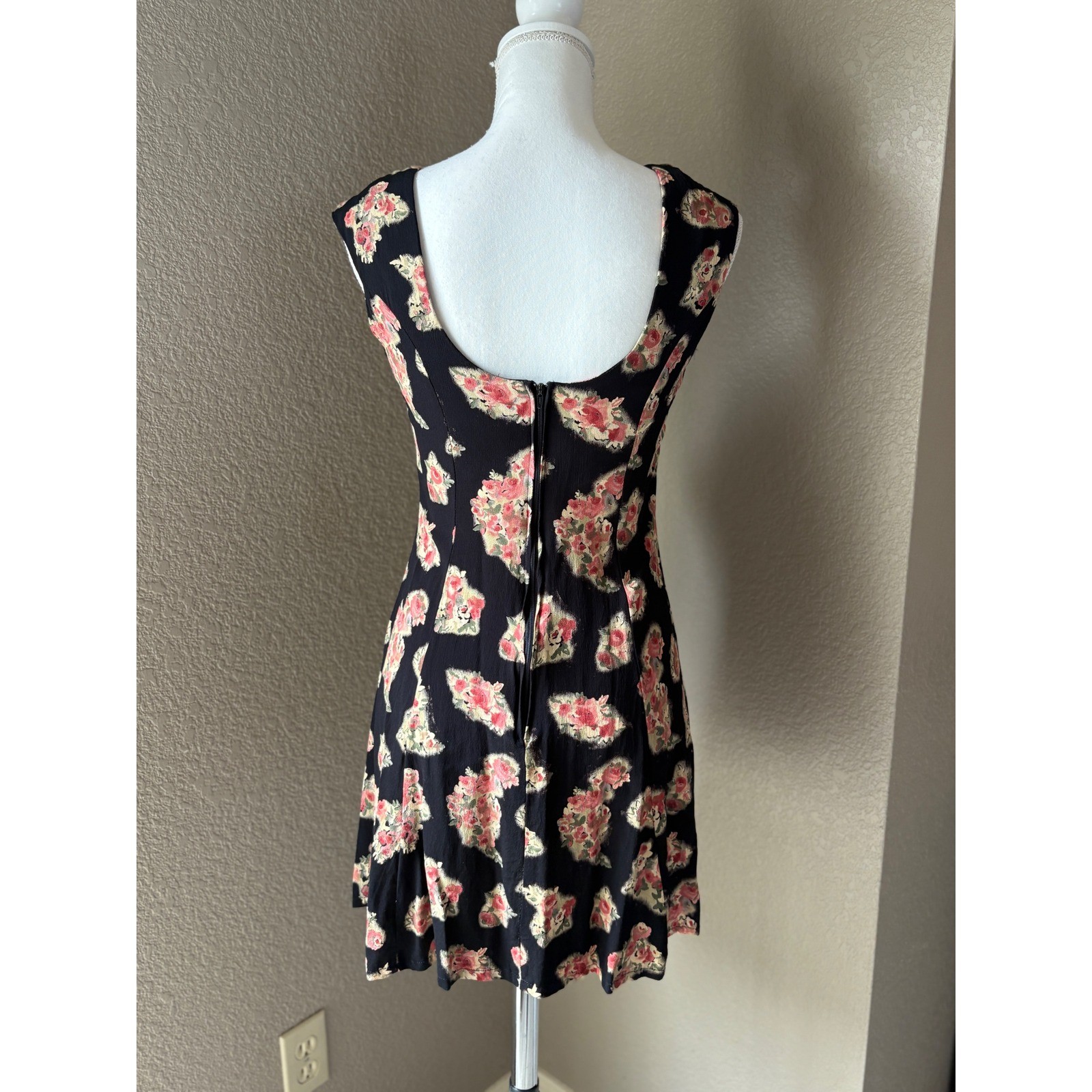 Mica Vintage 90s Floral Mini Dress Womens Black Pink Rayon Fit Flare Sleeveless