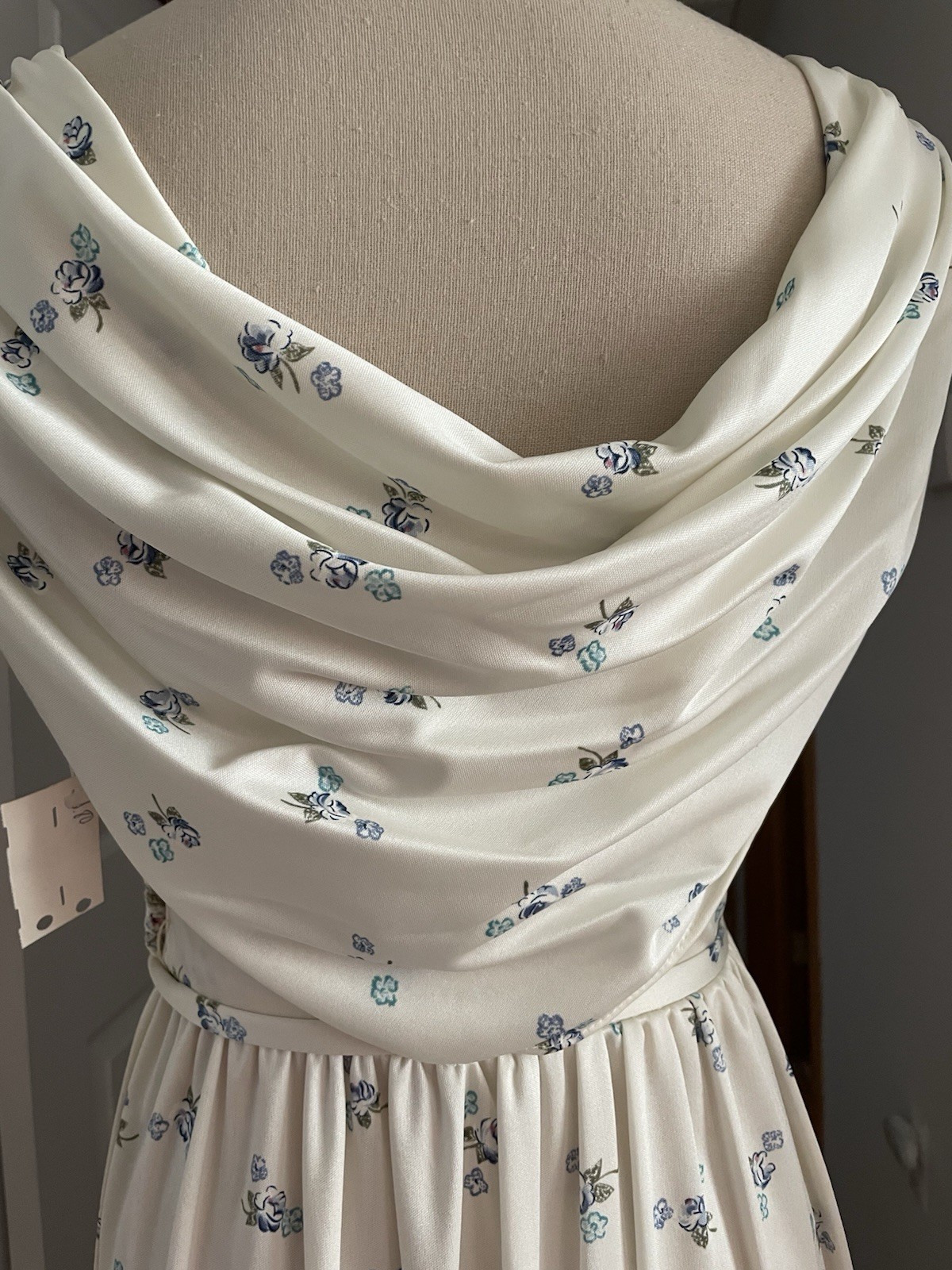 Vintage 1970s Ivory/Blue Floral Maxi Dress Sz 9/10 Goddess Bridesmaid NWT