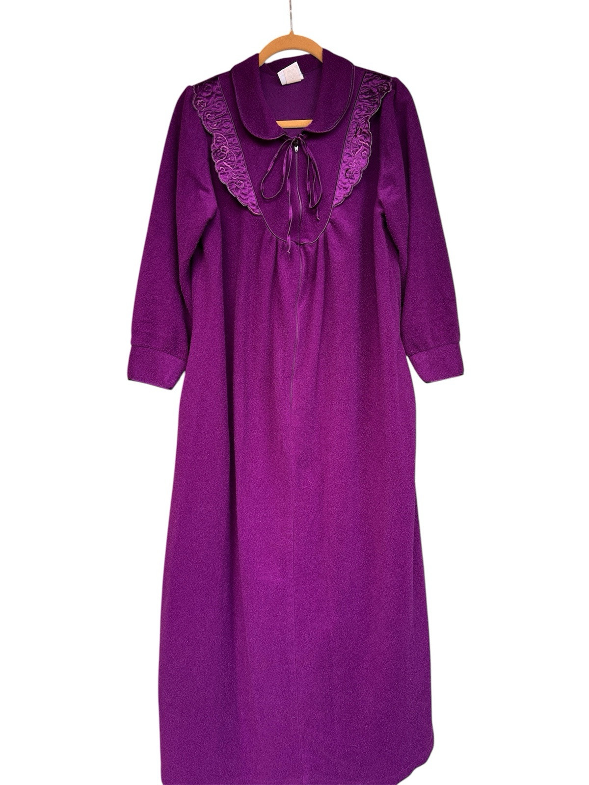 VTG Quiet Moments Soft MED Fleece Zip Front 2 Pocket Robe House Coat Purple