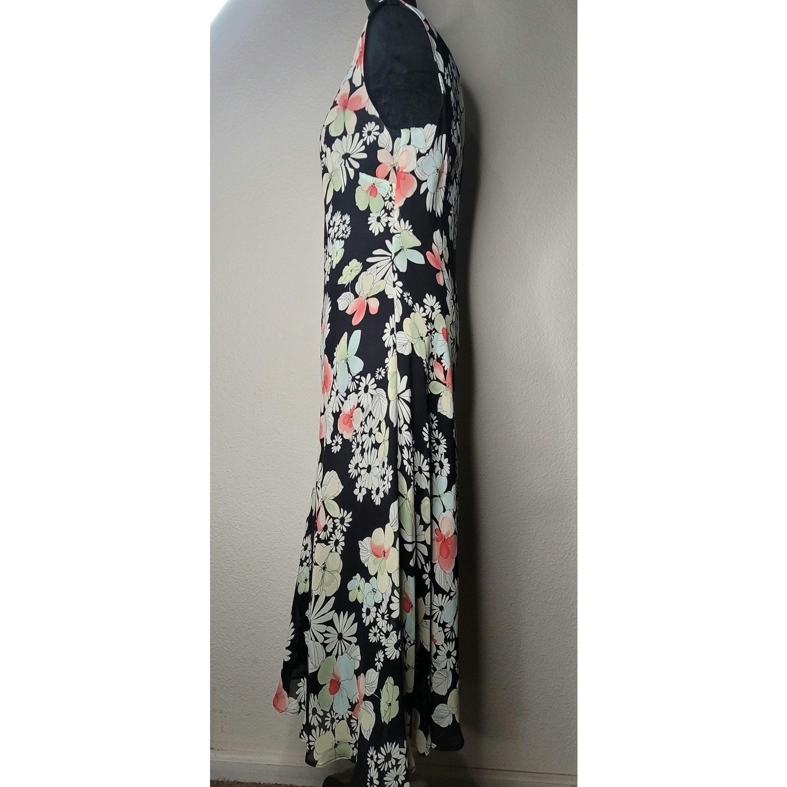 Vintage Jones Wear Women’s Sleeveless Shift Dress Multicolor Daisy Floral Print