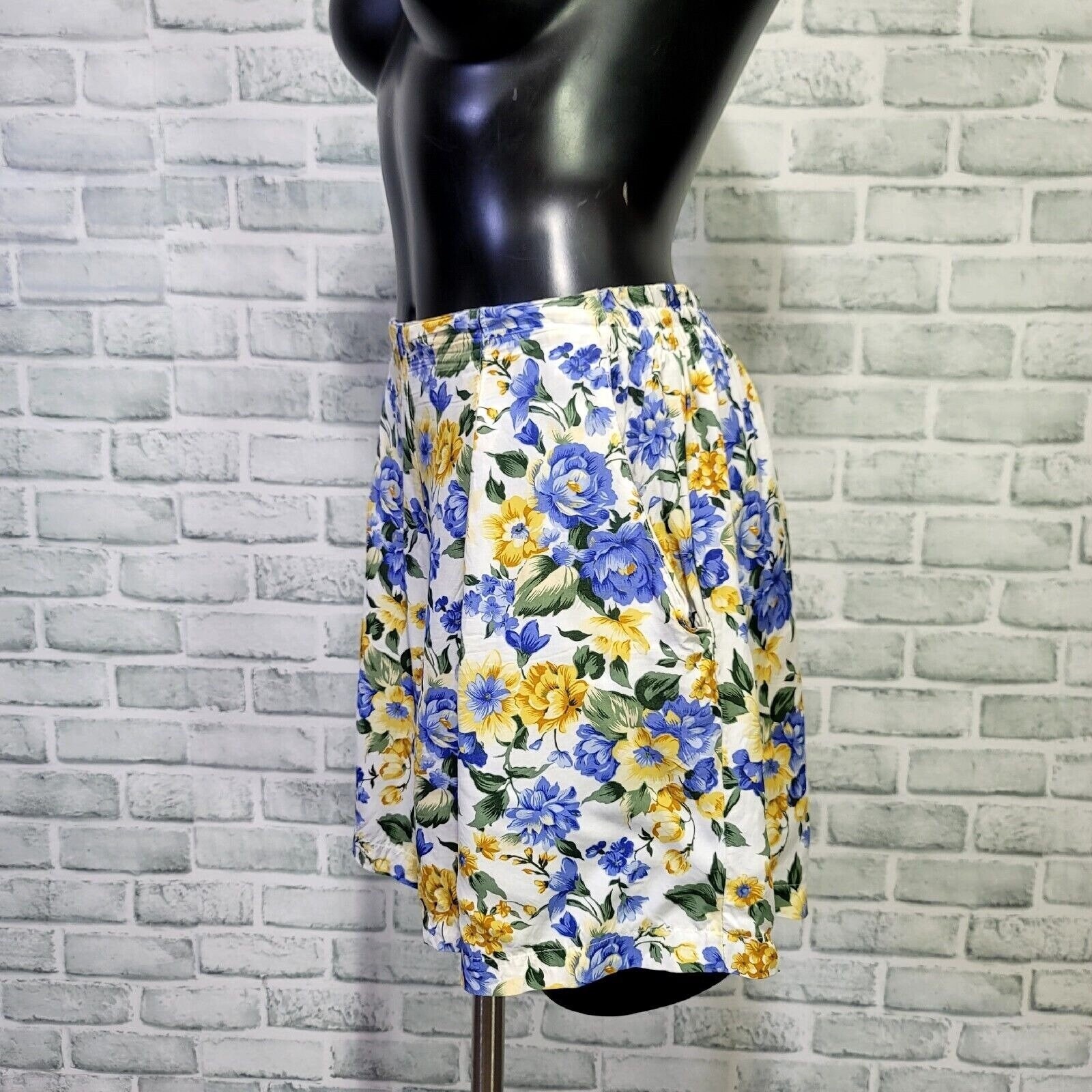 Vintage 90s Paris Blues Blue Yellow Floral Pleated High Waisted Flowy Shorts