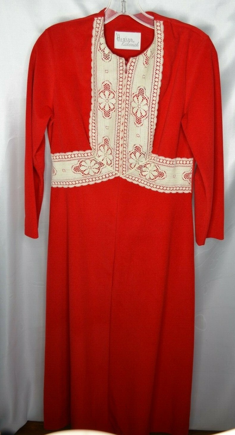 Henson Kickernick Woman’s Small Dressing Gown Robe Red and Cream Lace