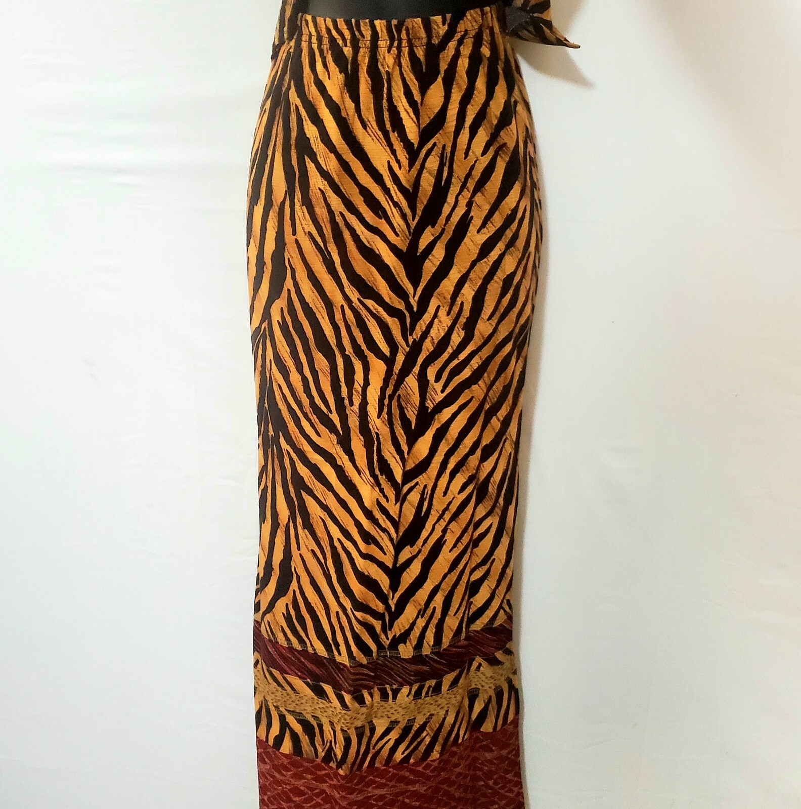 2 Piece Tiger Print Brown Blouse and Long Skirt with Triangle Necklace Set