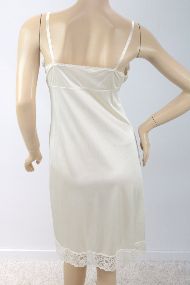 Vintage Full Slip size 38 Creamy Soft Nylon Beautiful Wide Lace at Bust