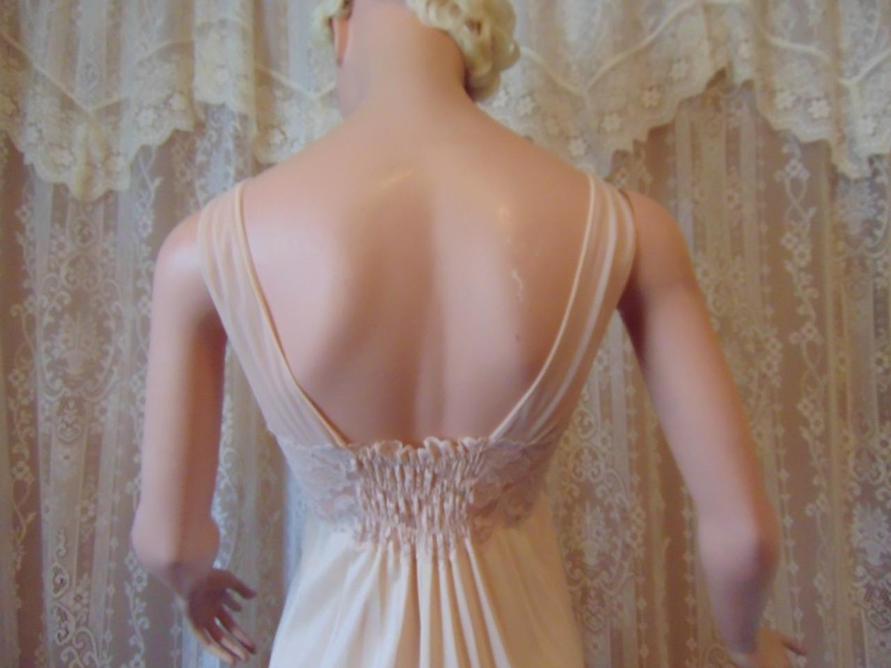 VTG Glydons Peignoir Set Chantilly Lace Bell Sleeve Robe Nylon Gown 36B