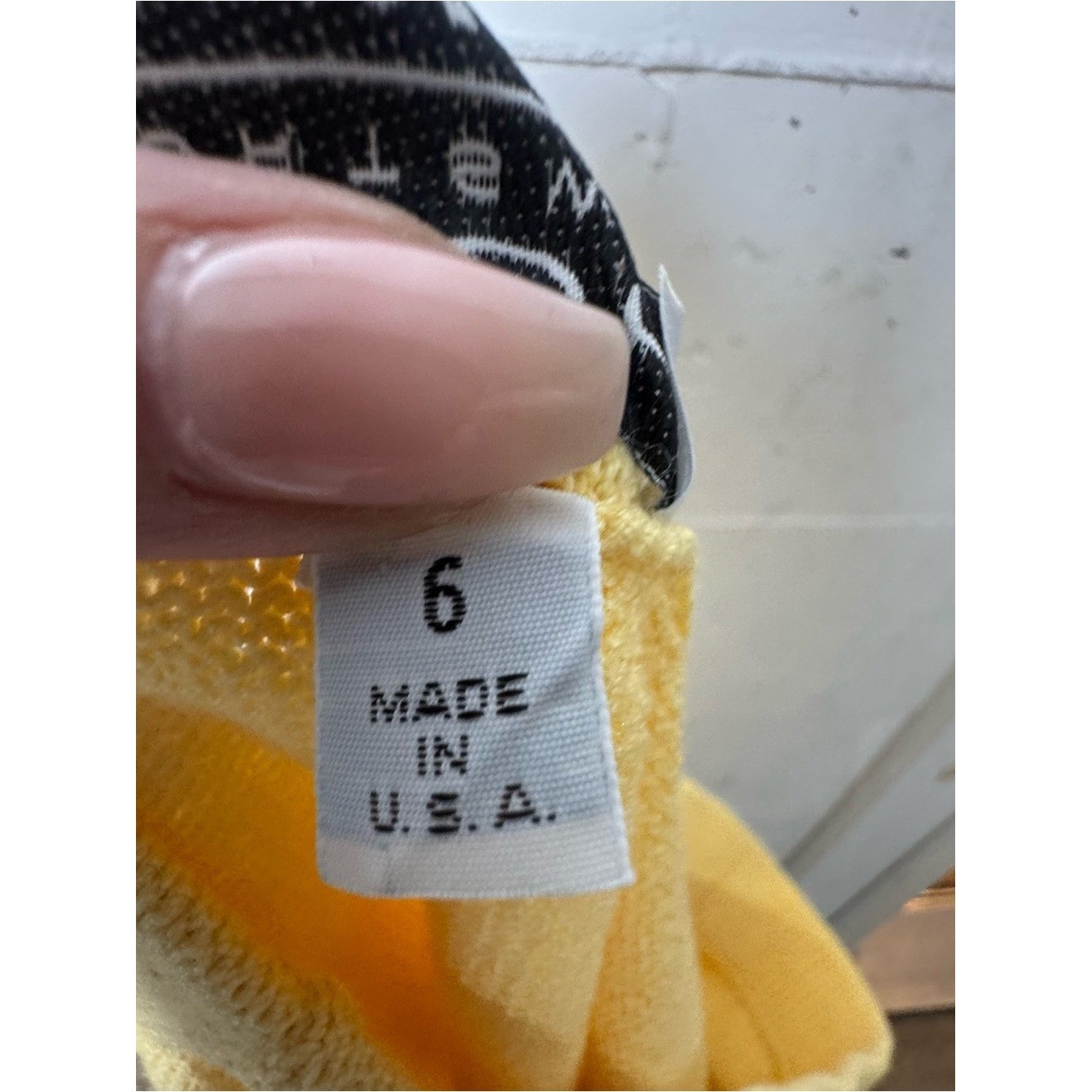 St. John Collection classic Sweater Skirt Size 6 Santana knit Light Yellow HTF