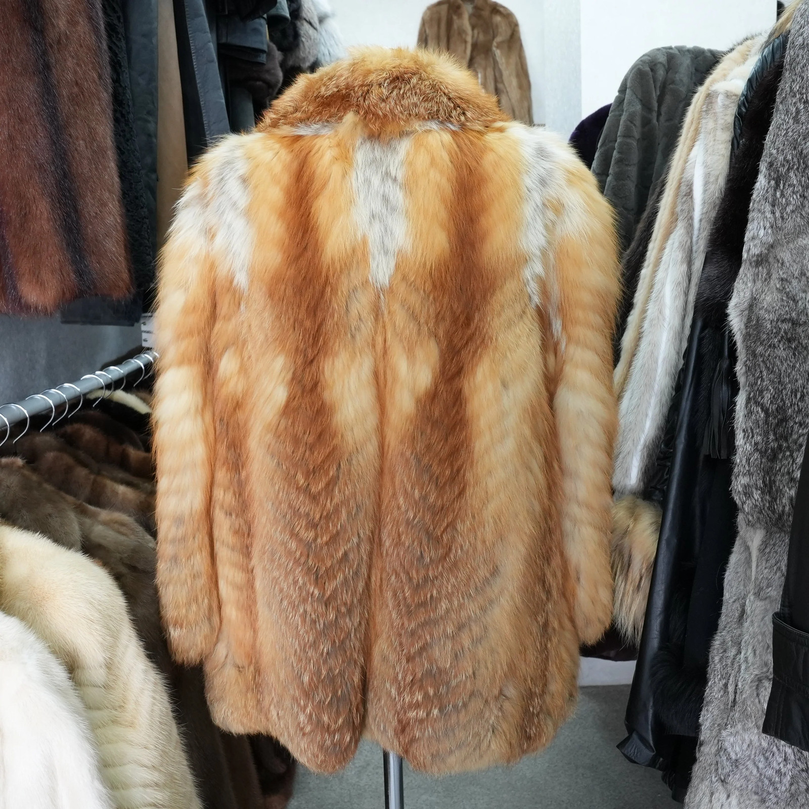 Red Fox Fur Coat EMBA – Genuine Vintage Fur From Japan