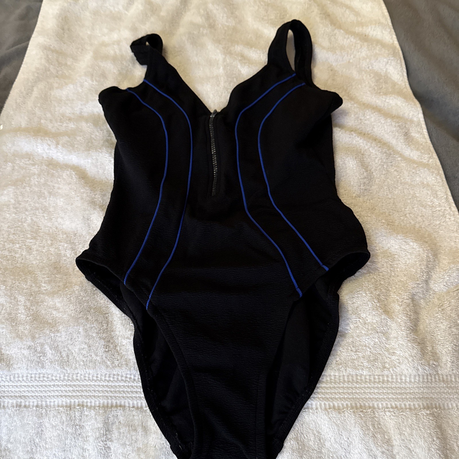 Vintage Mainstream Ladies Swimsuit Size 14 Union Made USA Black Zip Front
