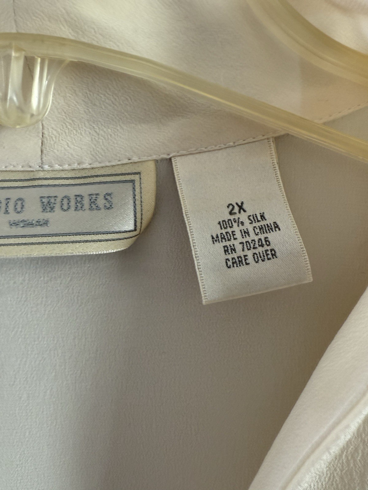 Vintage Studio Works 100% Silk Blouse Sleeveless Beige Button Up V-Neck 2X NWT