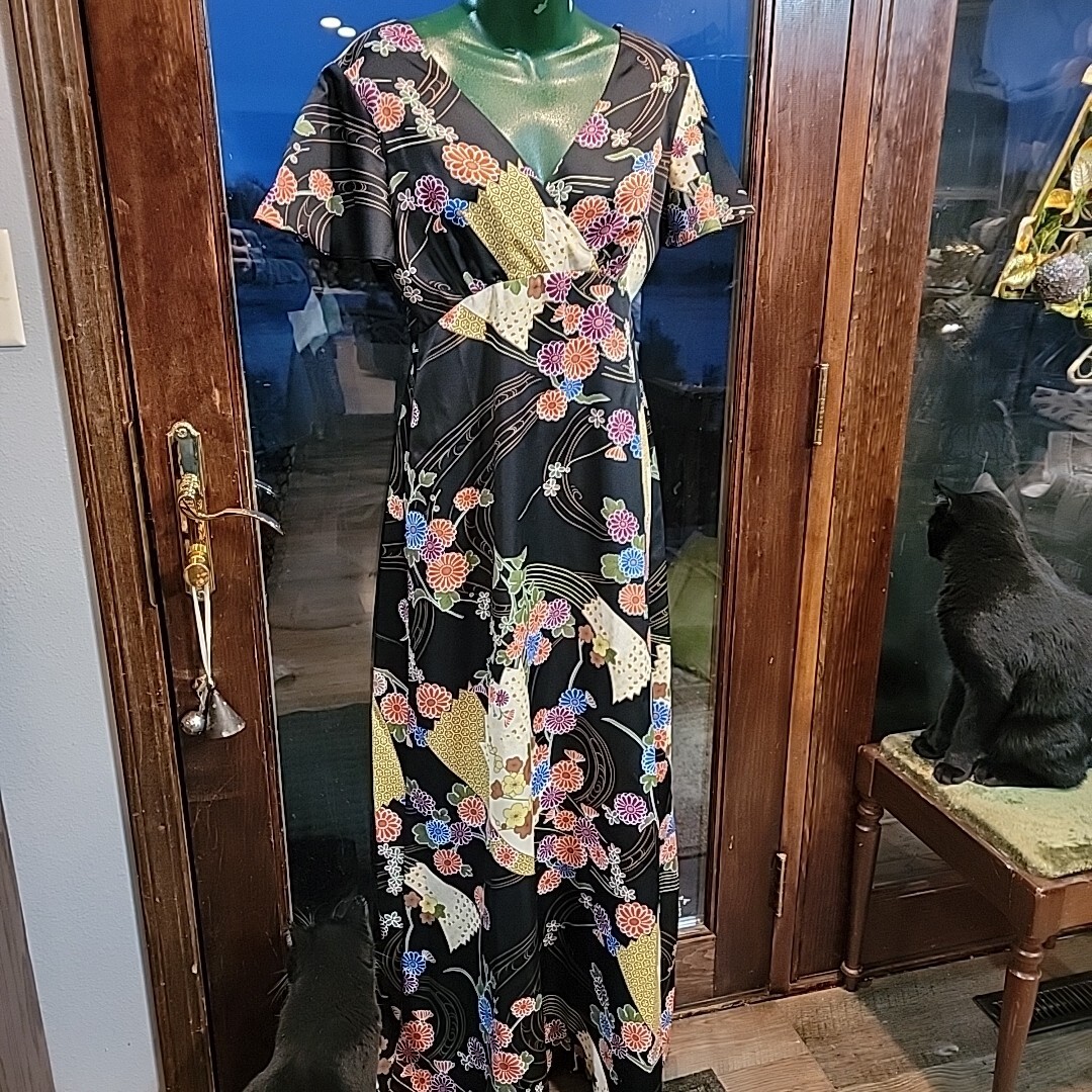 Nani Hawaii 10 Vintage maxi dress low plunge back Chris cross front black floral