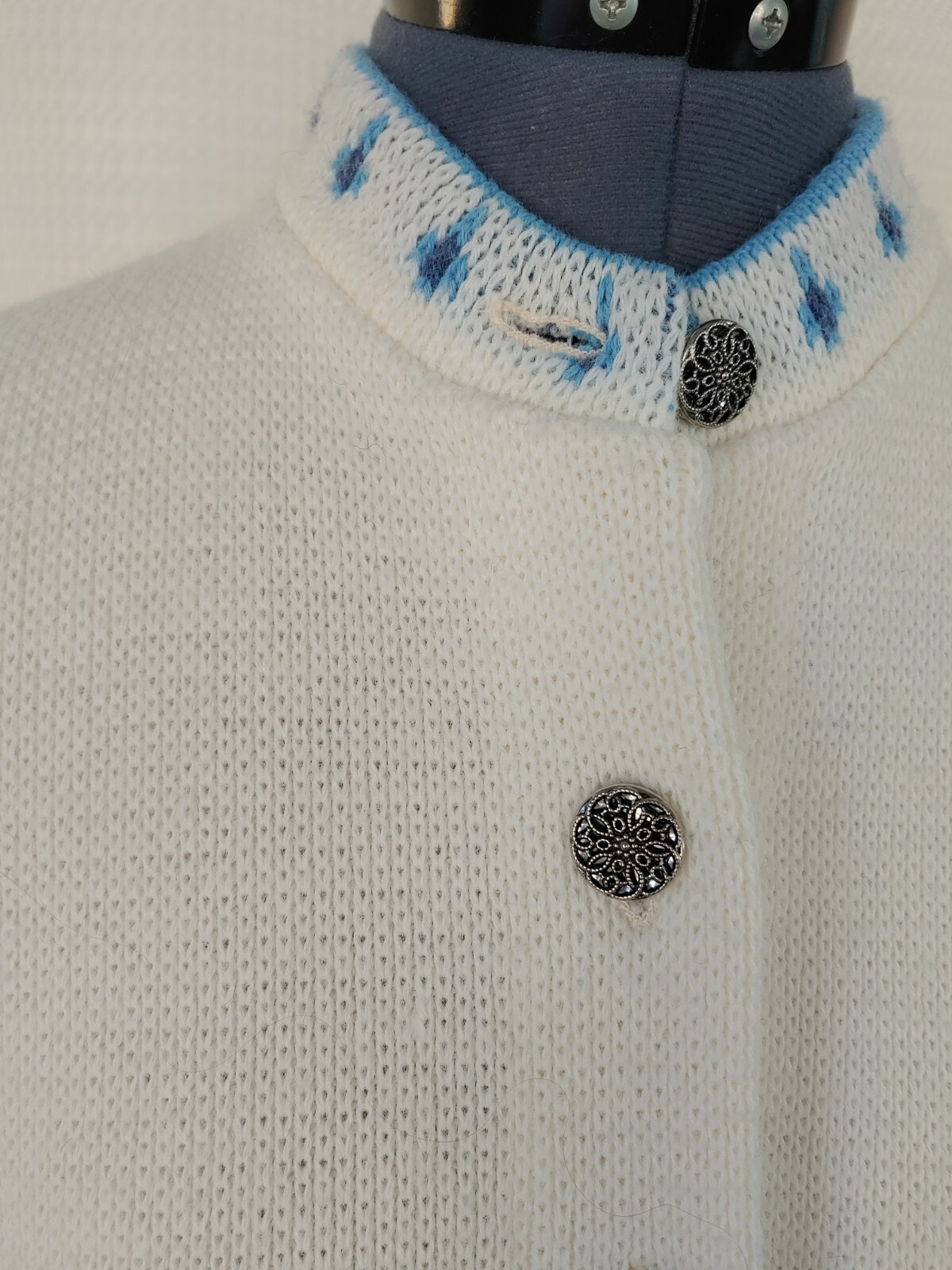 Vintage Jersild Cream Sweater Cardigan with Blue Accents Size 40/US Size Large