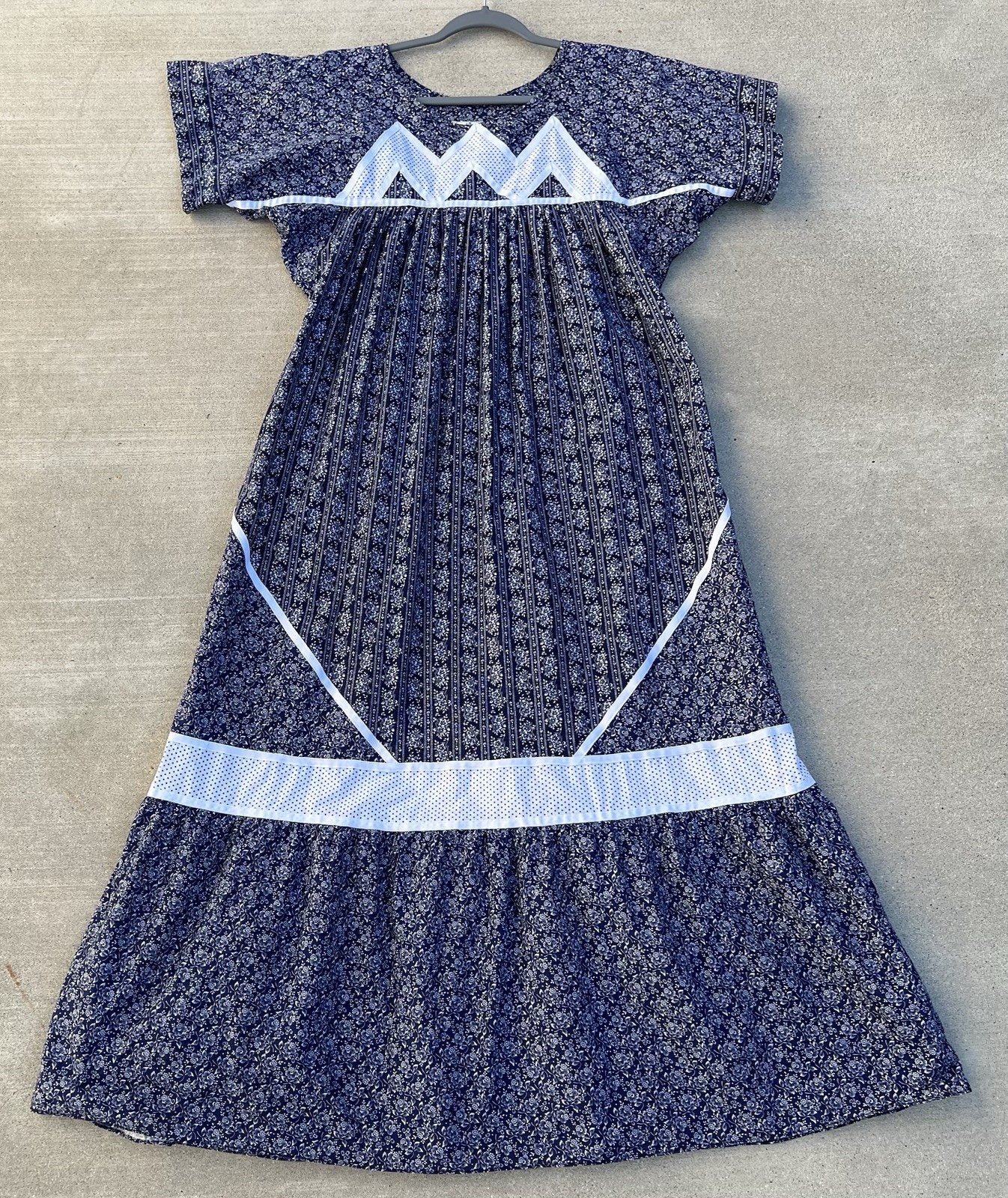 Carol Bennett Liberty House Hawaii Dress M Blue Floral Prairie Muu Muu Vintage