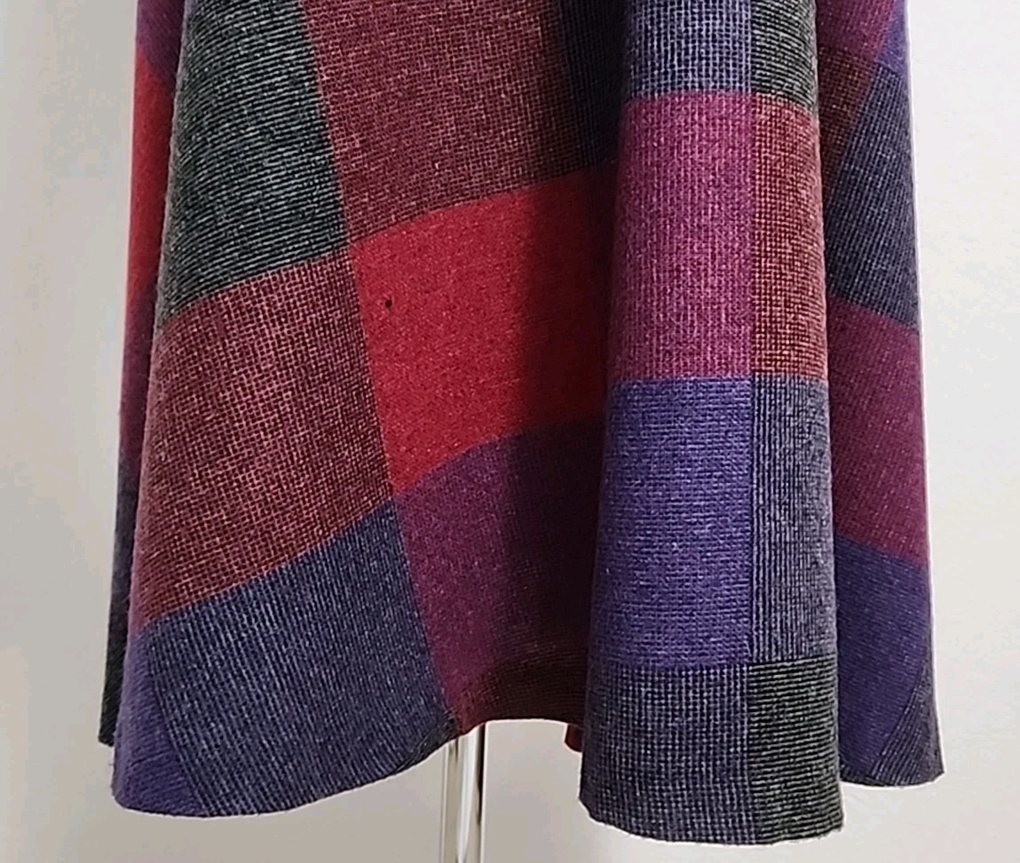 Vintage High-end Wool Blend Magenta Plaid Skirt w Matching Cape Poncho 2pc Set 3