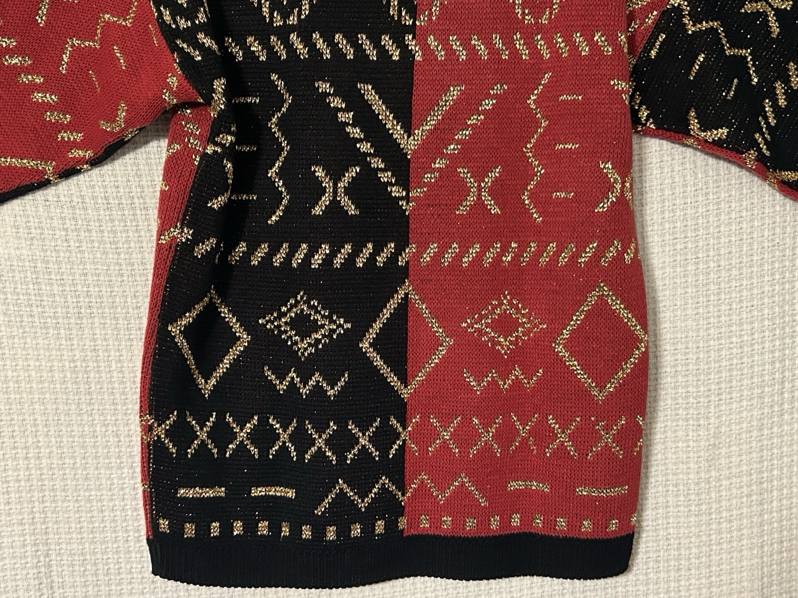 Vintage Women’s Metallic Gold Geometric Red Black Knit Sweater M Maurada Xmas