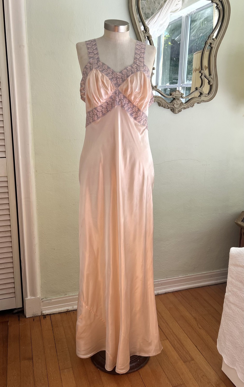 Vintage 1930s Rayon Bias Cut Satin Nightgown Dress Peach Embroidered Liquid 40 L