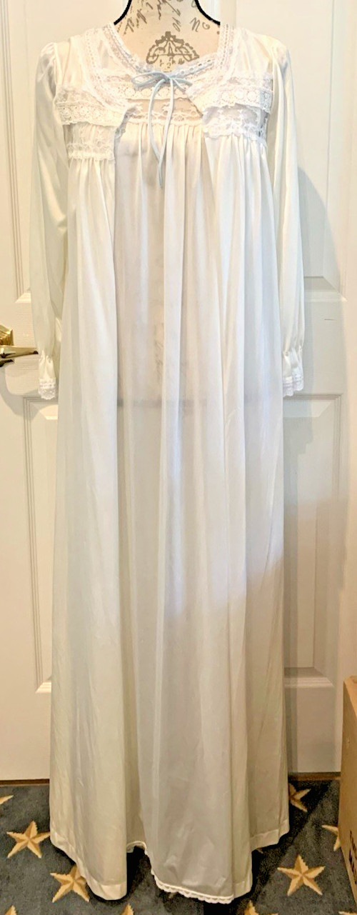 Vintage Night Flowers Nightgown & Robe Long White Nylon Peignoir Set Size Petite