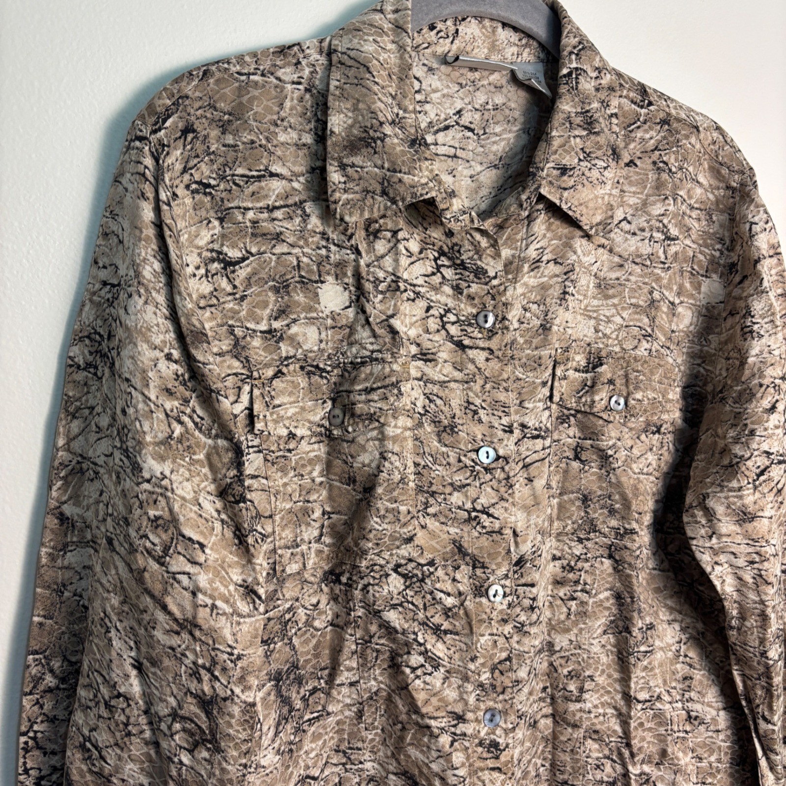 Chico’s SILK Blend Button Up Blouse Women’s Medium Animal Print Career Top