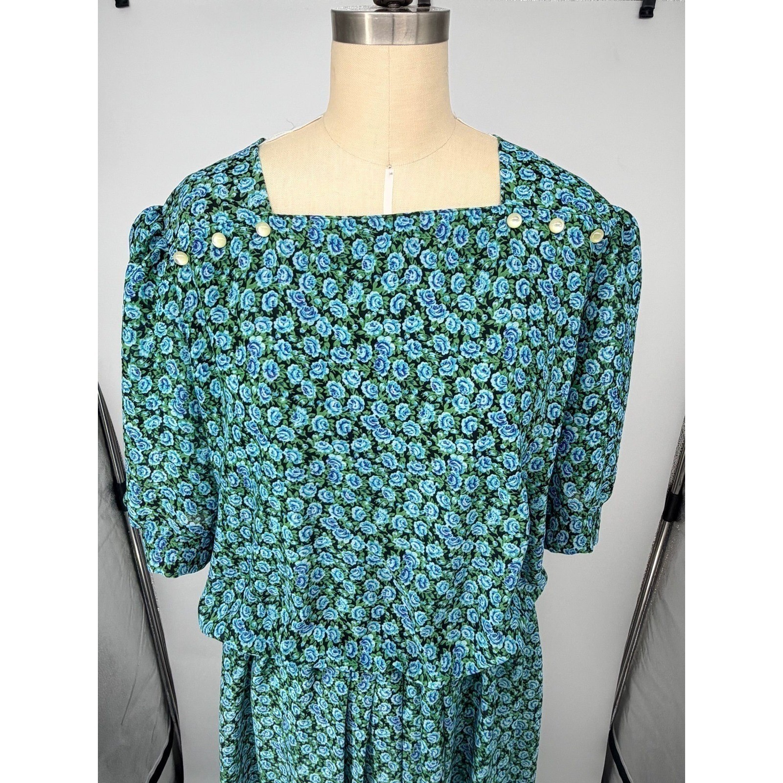 Vintage size 18 Womens Dress Caroline Wells II Blue Floral Cottagecore