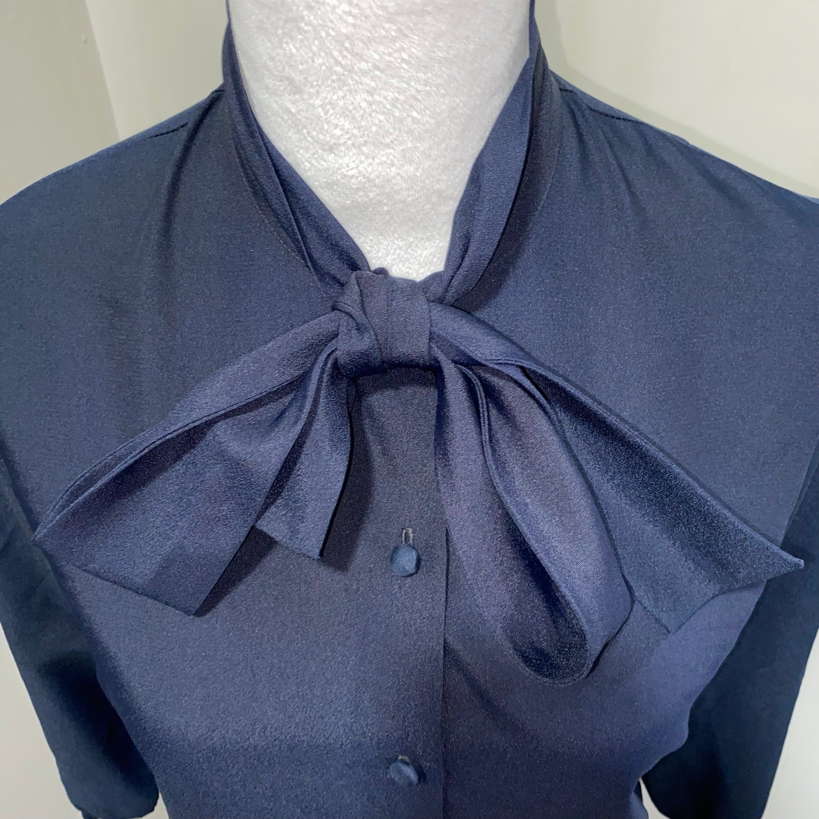Vintage Navy Blue Fitted Blouse 3/4 Sleeves Pussy Bow 1960-70s Retro Button Down