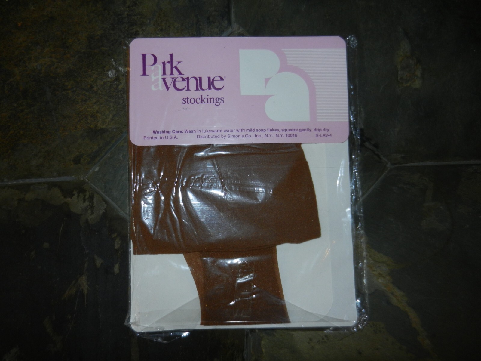 Park Avenue Stockings Queen Size 9 1/2-10 1/2 Outsize A Med Beige