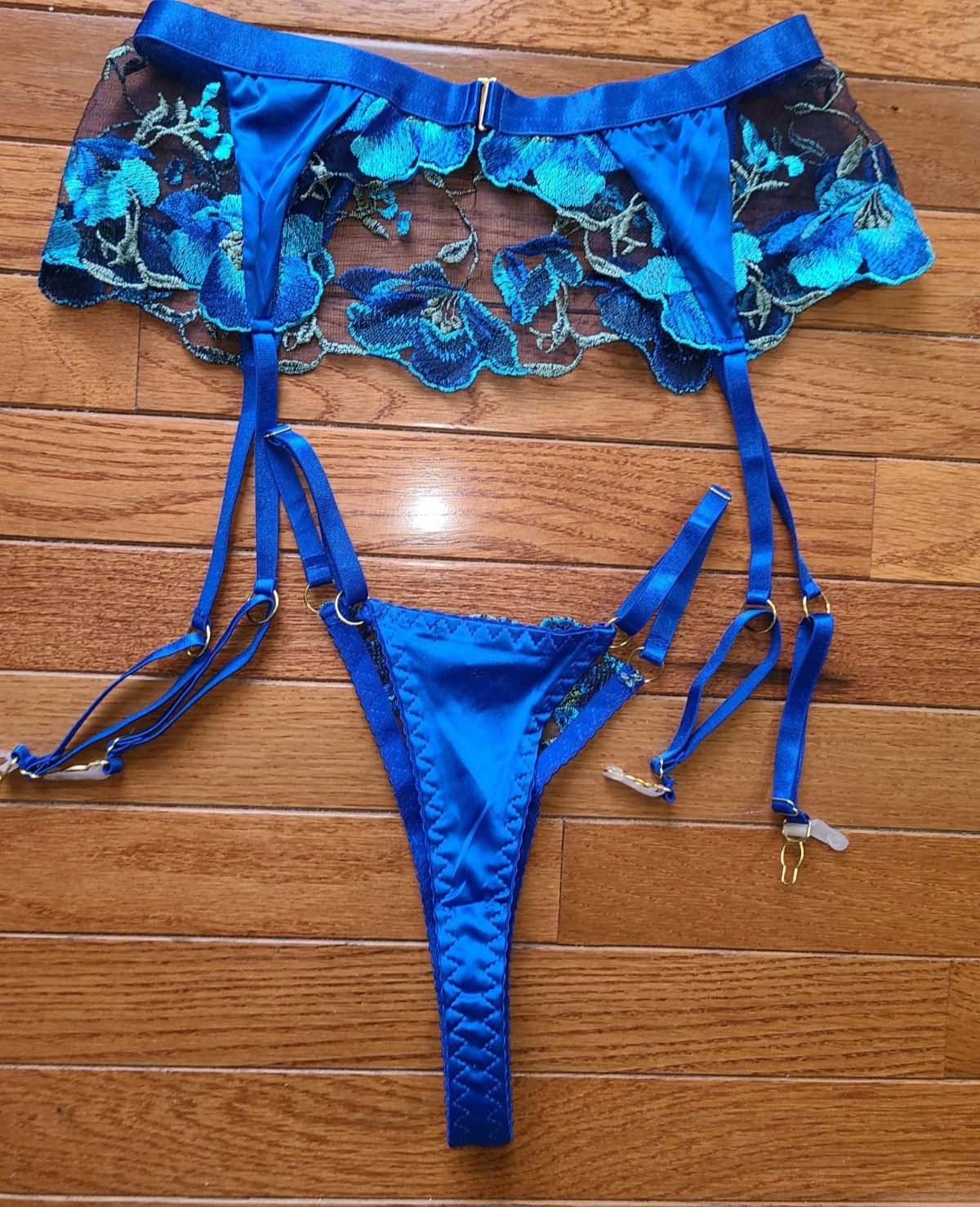 Sexy Blue Hello LA Girl Sz Sm Garter Belt and Thong Fancy floral lace – Silky