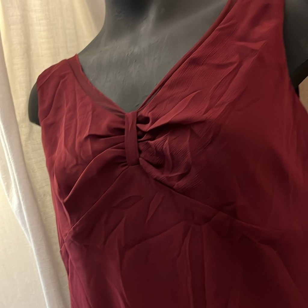 b.i.y.a.y.c.d.a. Stylish Burgundy V-Neck Sleeveless Blouse
