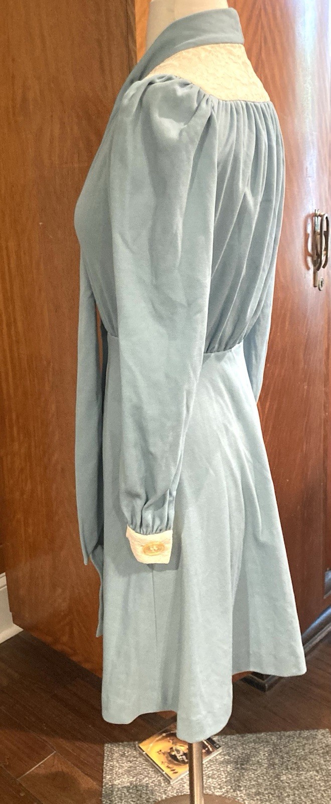 Vintage 1960s 1970s pale blue mini dress 40s style junior size B36