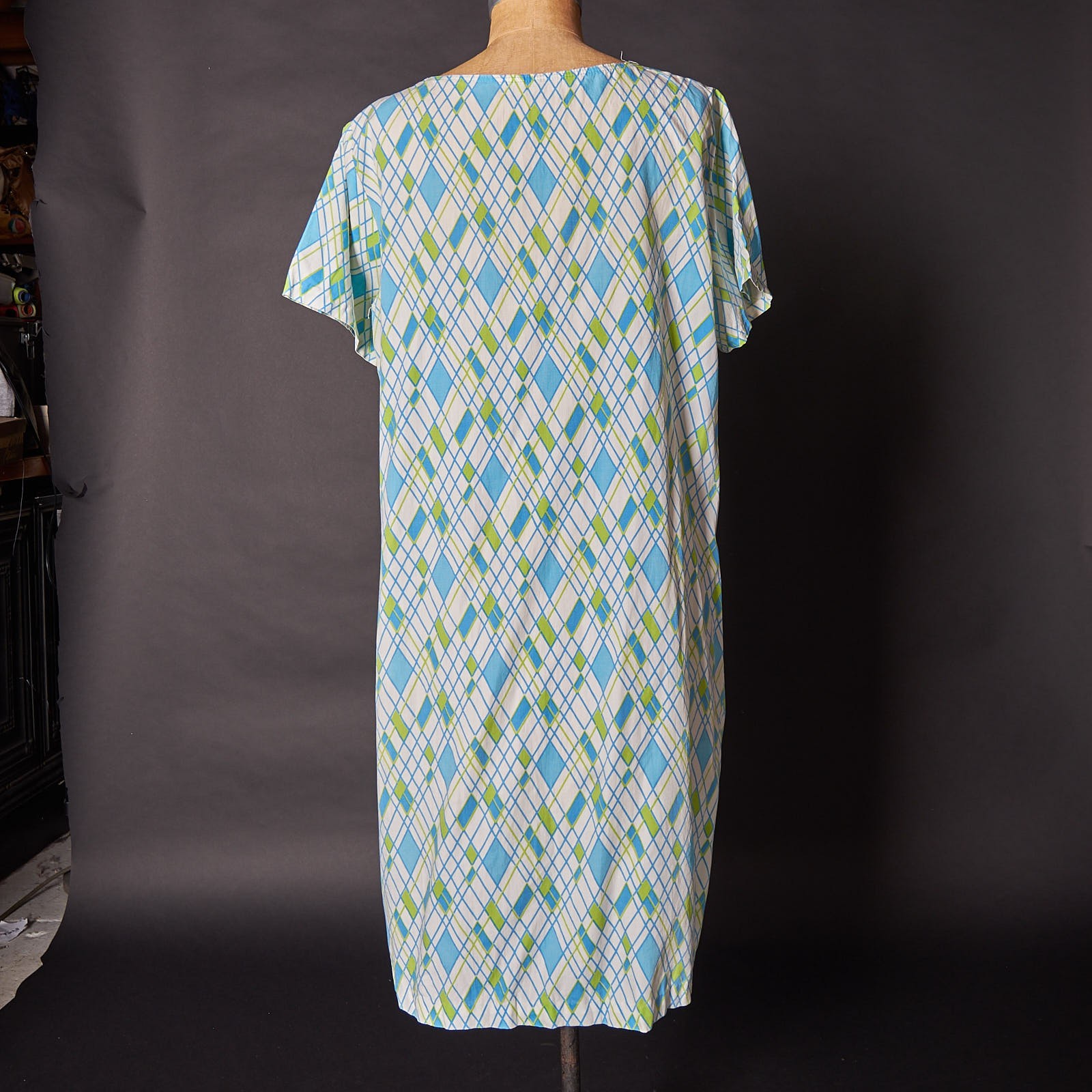 1950s Atomic Pattern House Shift Shirt Dress Green and Blue Vintage Nightdress