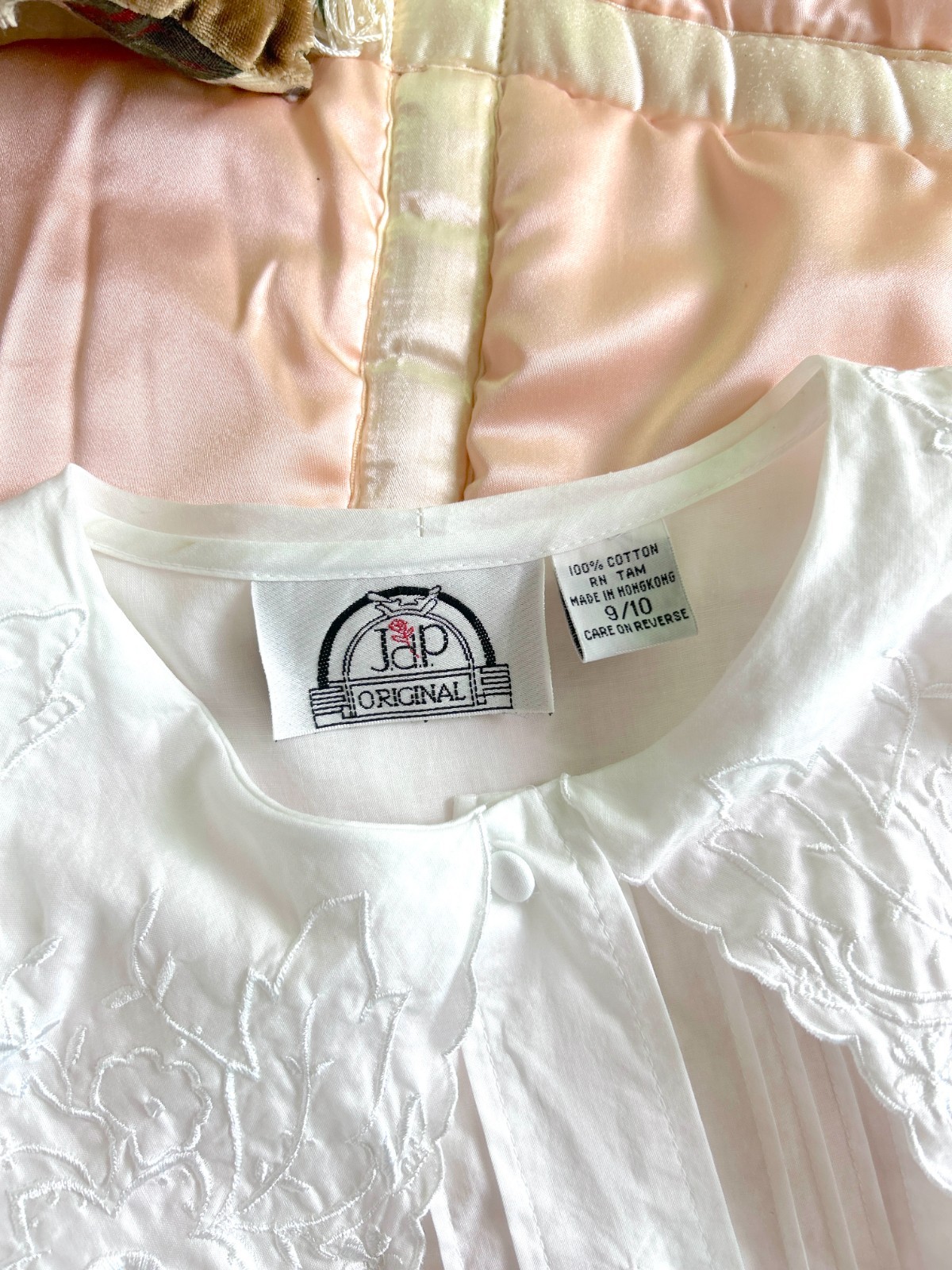 Vintage 1980s White Embroidered Collar Blouse, Button Front, Puff Sleeve, Top