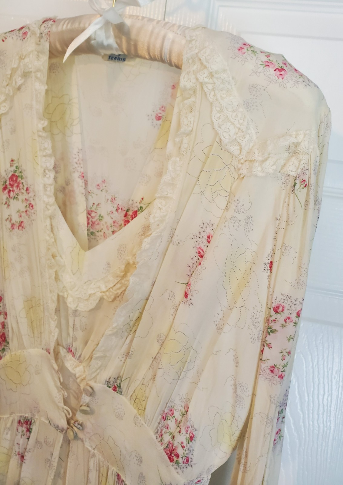 Vintage Trousseaux by Terris Floral Chiffon Gown & Robe Set Lace Empire Waist