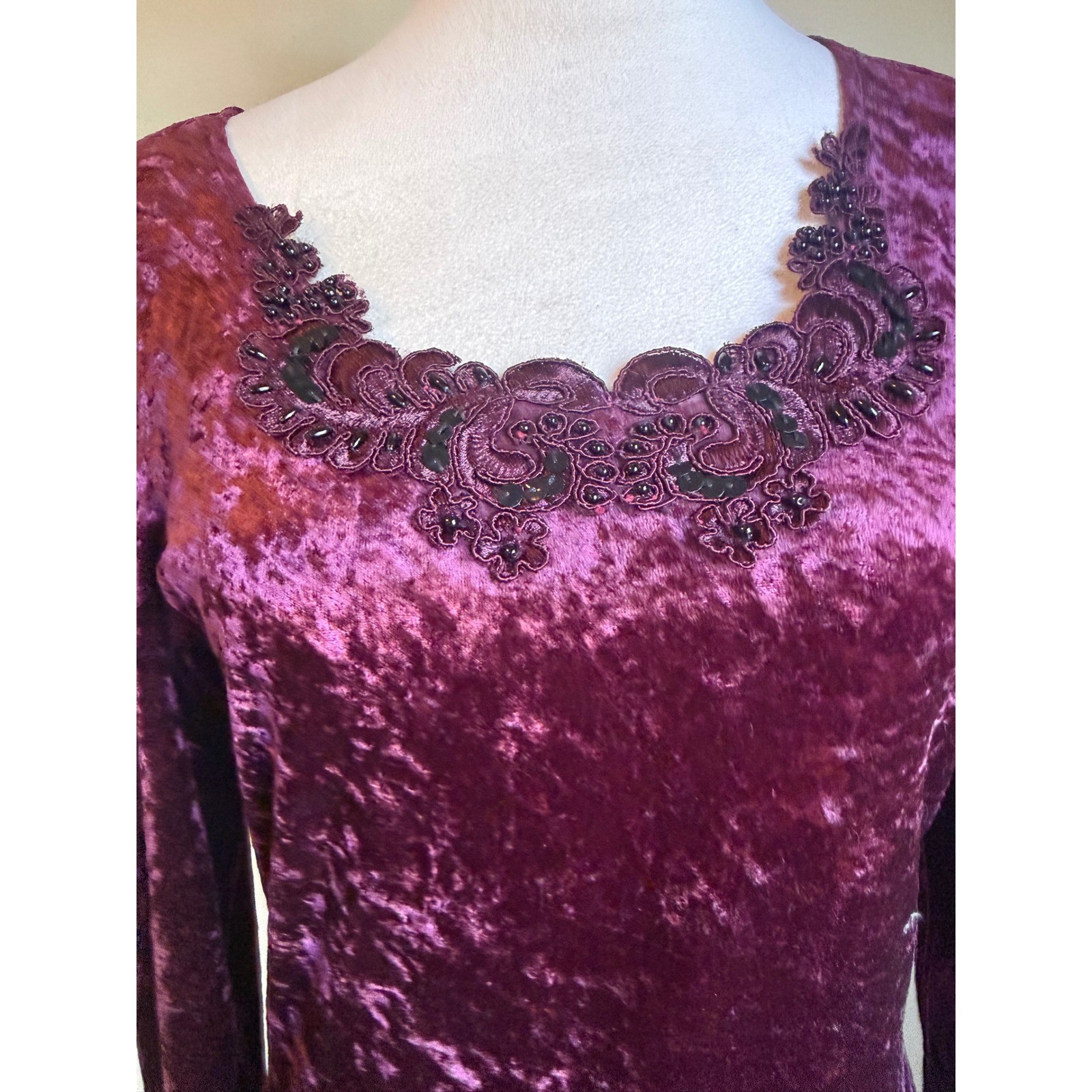 All ThatJazz Vintage 90s purple y Crushed Velvet Beaded Lace midi Dress M whimsi