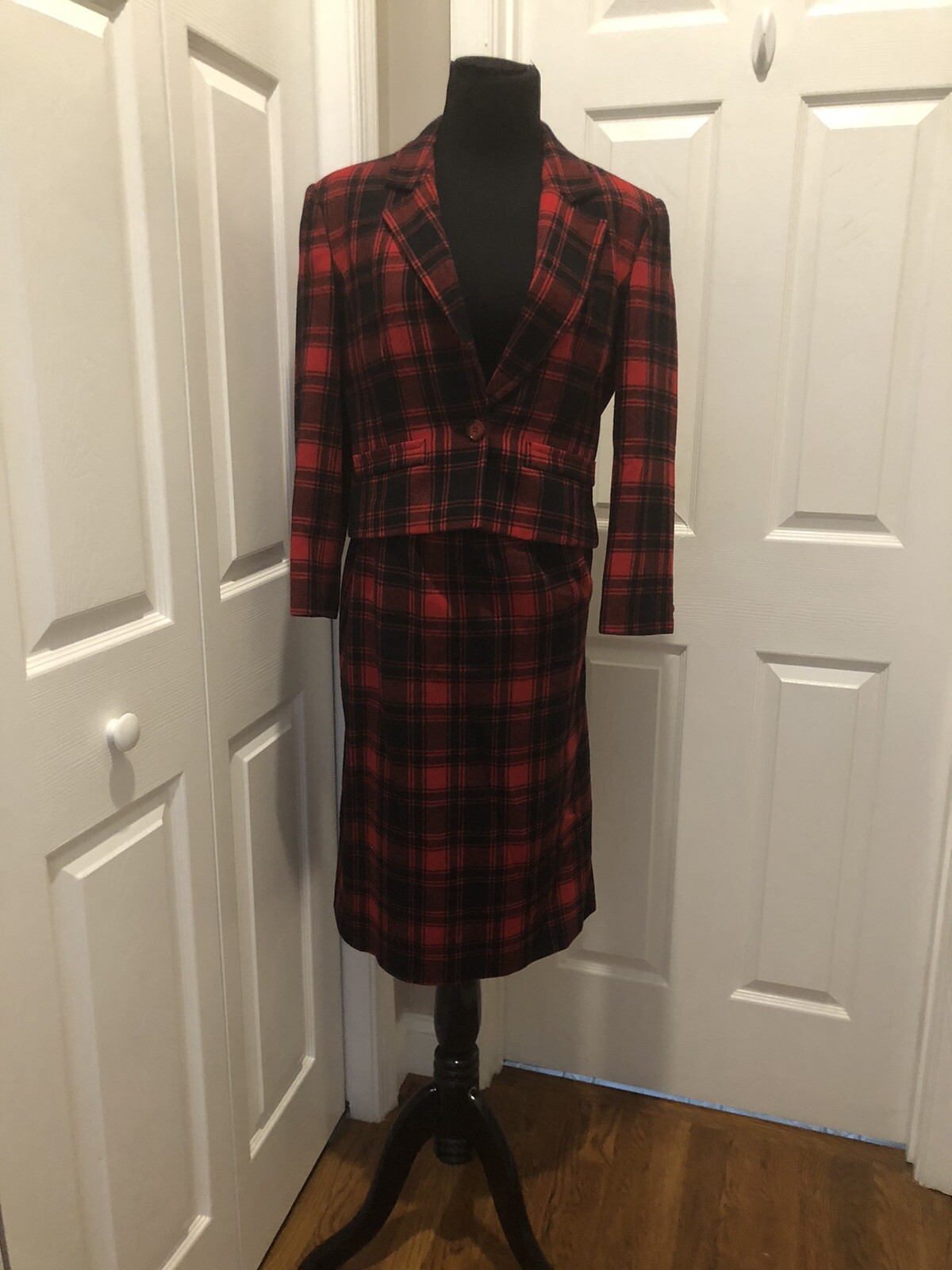 VINTAGE PENDLETON SKIRT SUIT 100% WOOL RED BLACK PLAID SKIRT 6 JACKET 8