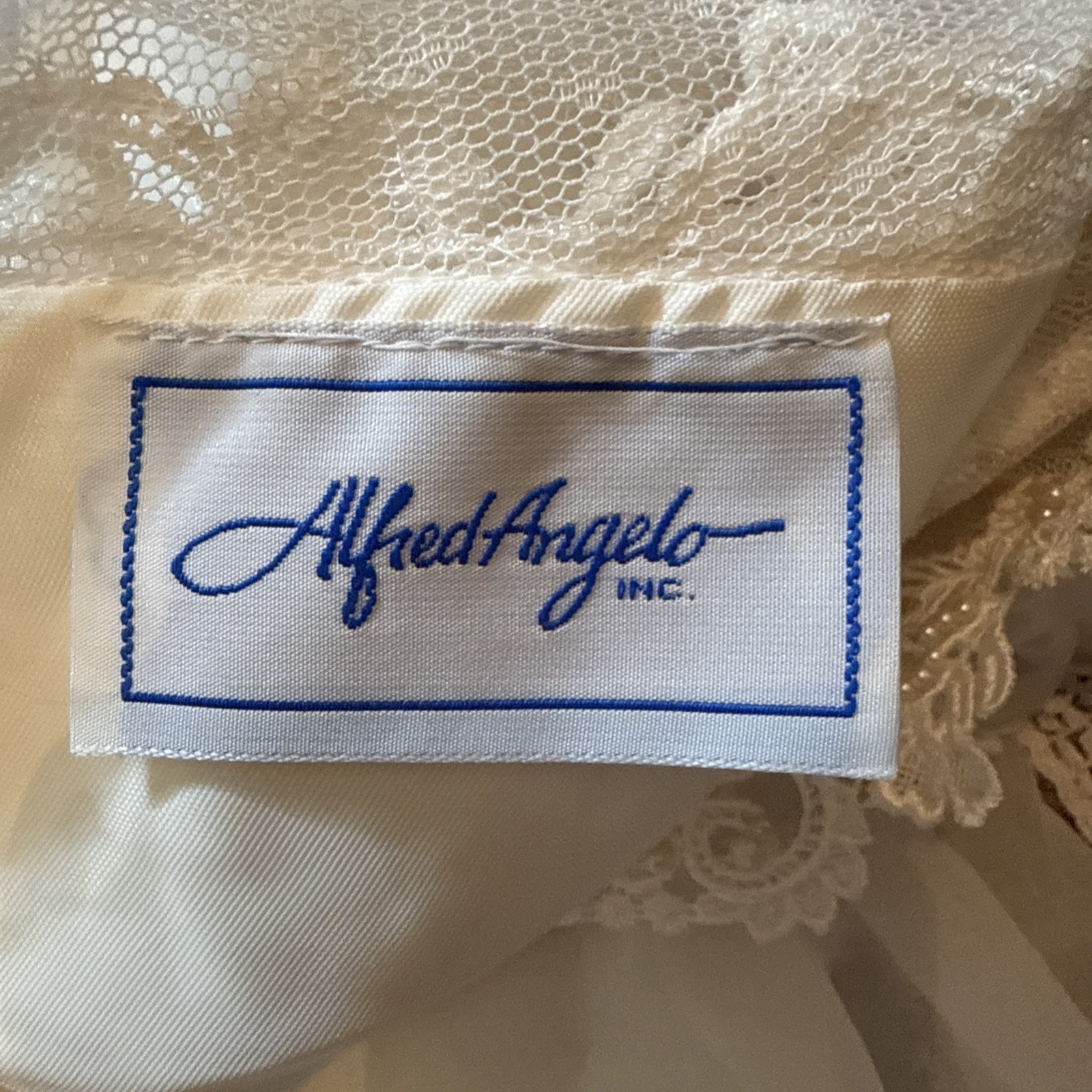 Alfred Angelo Vintage 1970’s Victorian Revival Prairie Chic Lace Wedding Dress S