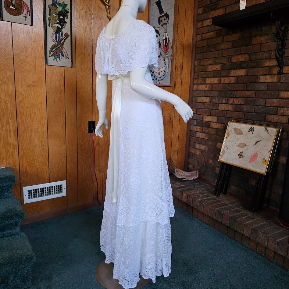 Vintage 70s Hippie Romantic Capelet Lace Wedding Reception Maxi Dress Gown XS/S