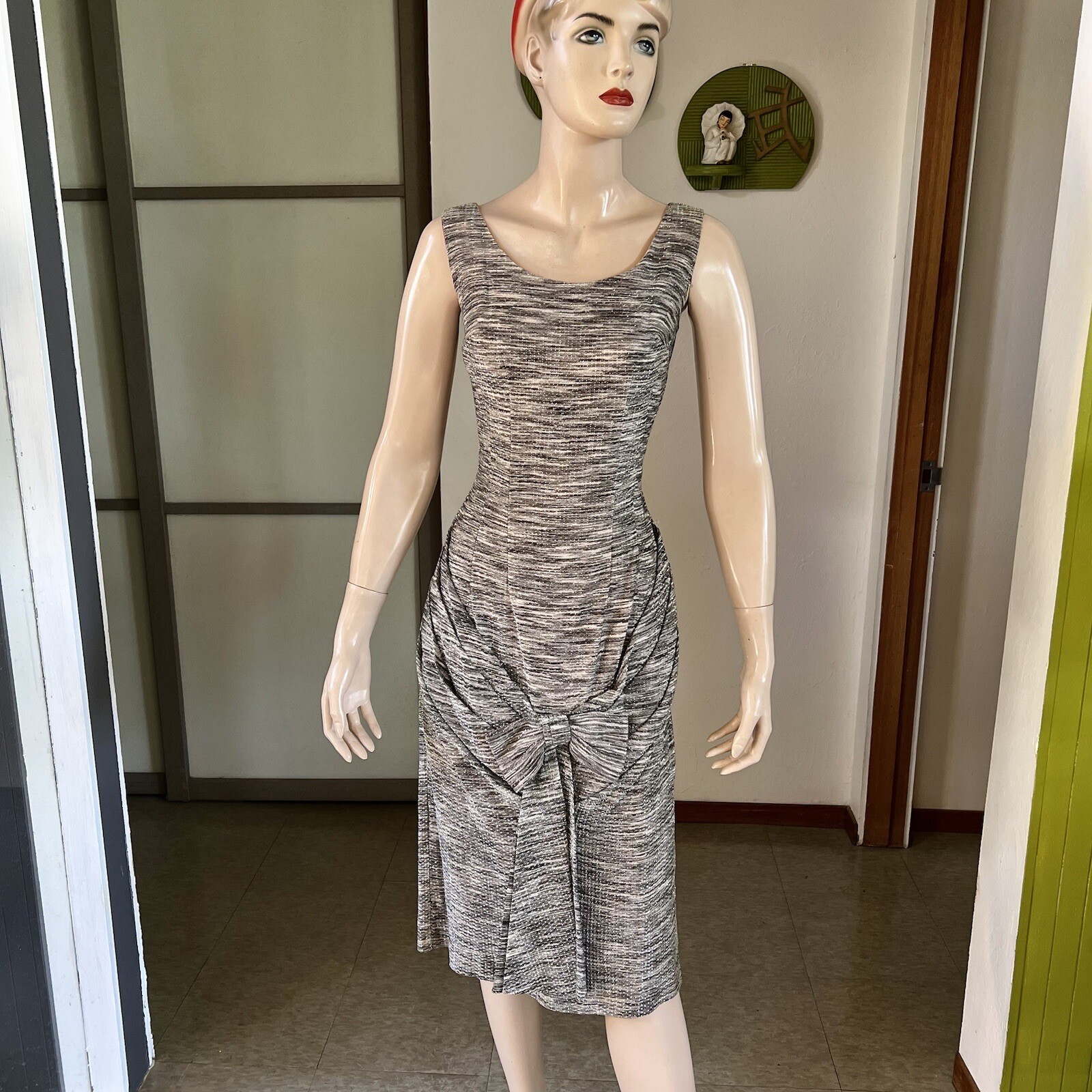 1950s Vintage Gray And Silver Lurex Dress With Bow Front 26w