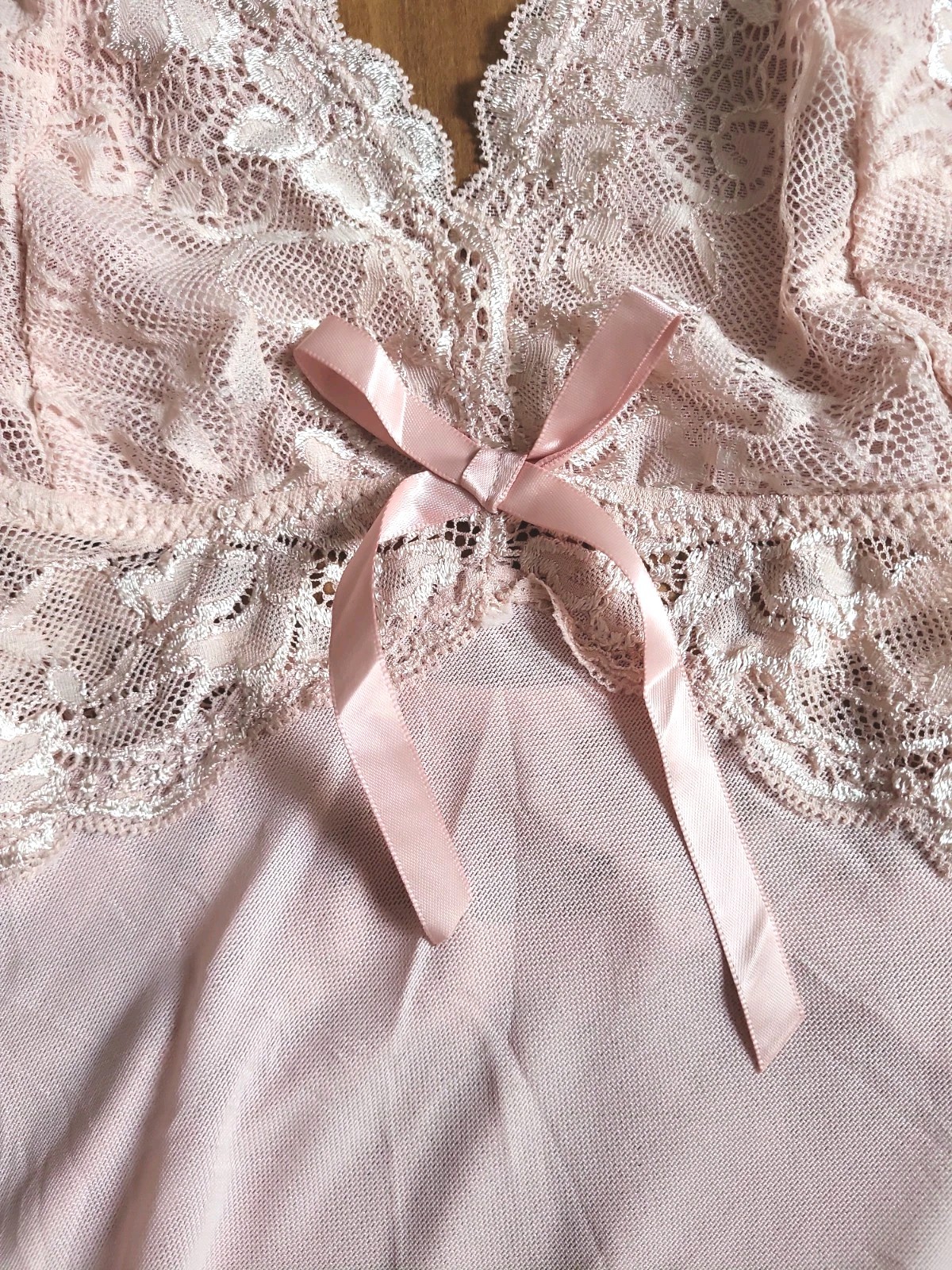 Pink Lace babydoll nightgown adjustable spaghetti straps and a small Bow. Sz M