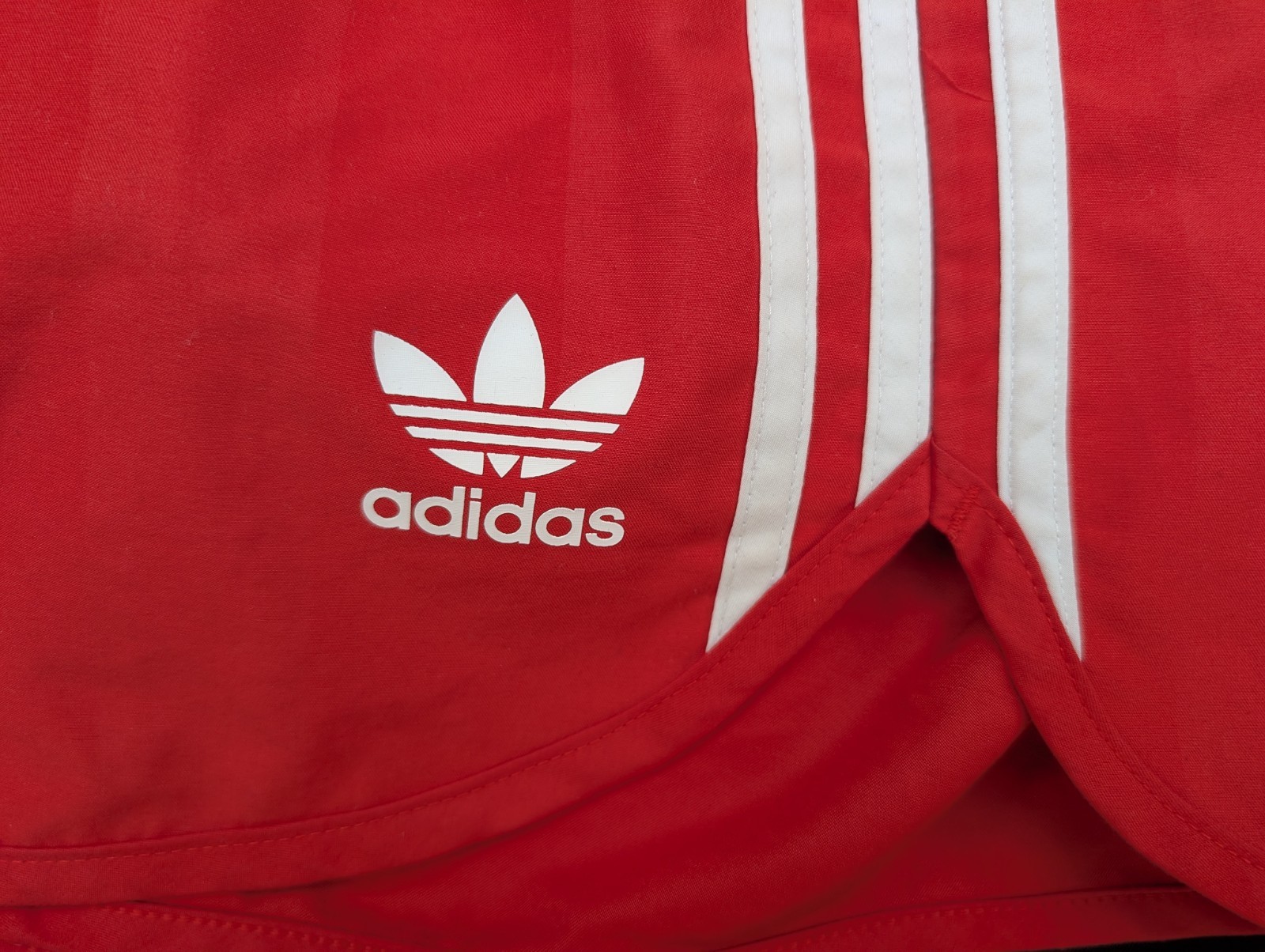 Adidas Sprinter Glanz Womens Shorts S Red Sports Vintage Football Casual Retro