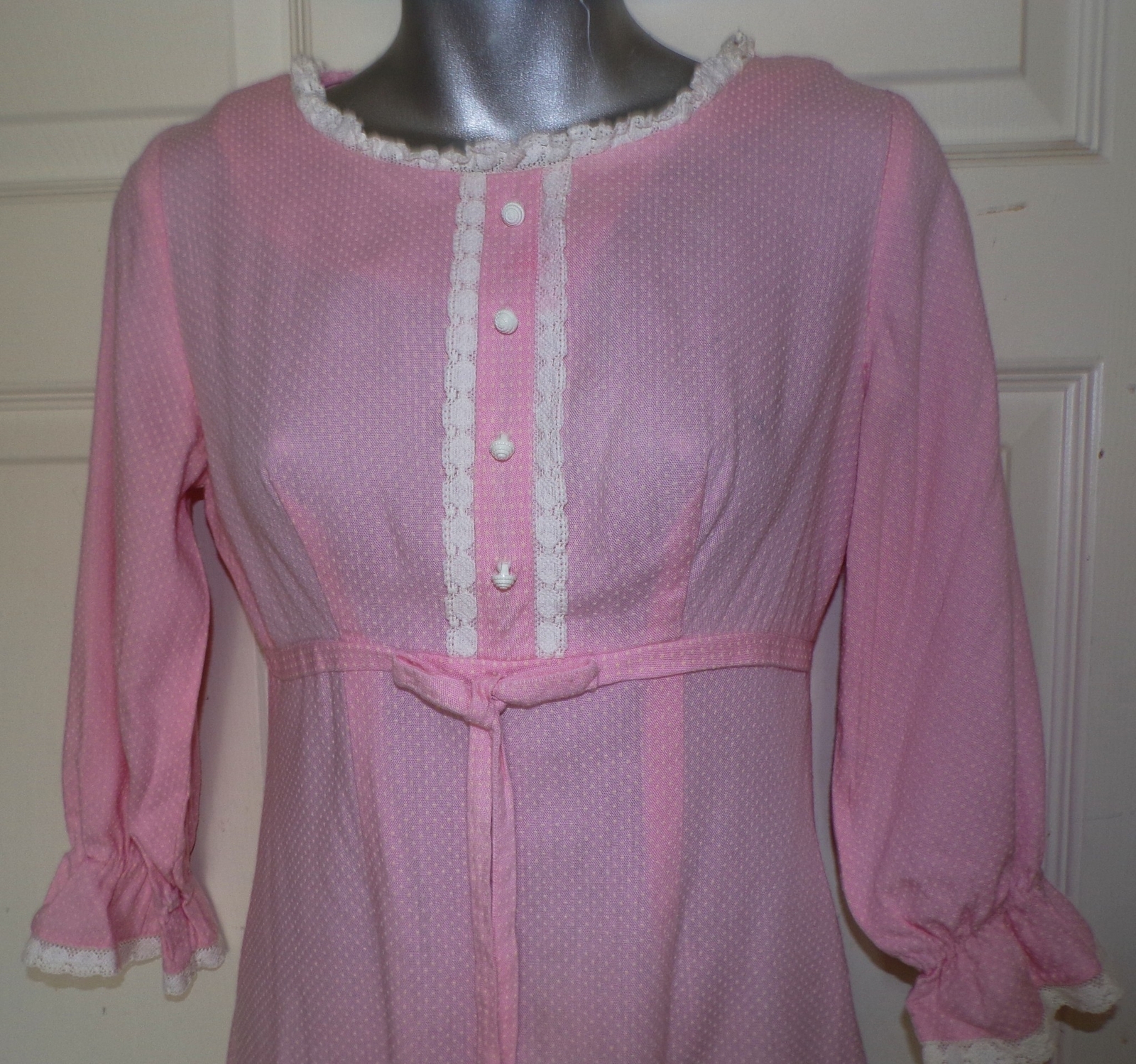 Vintage 60s Pink Swiss Dot High Waisted Dress B32 Lace Trimmed