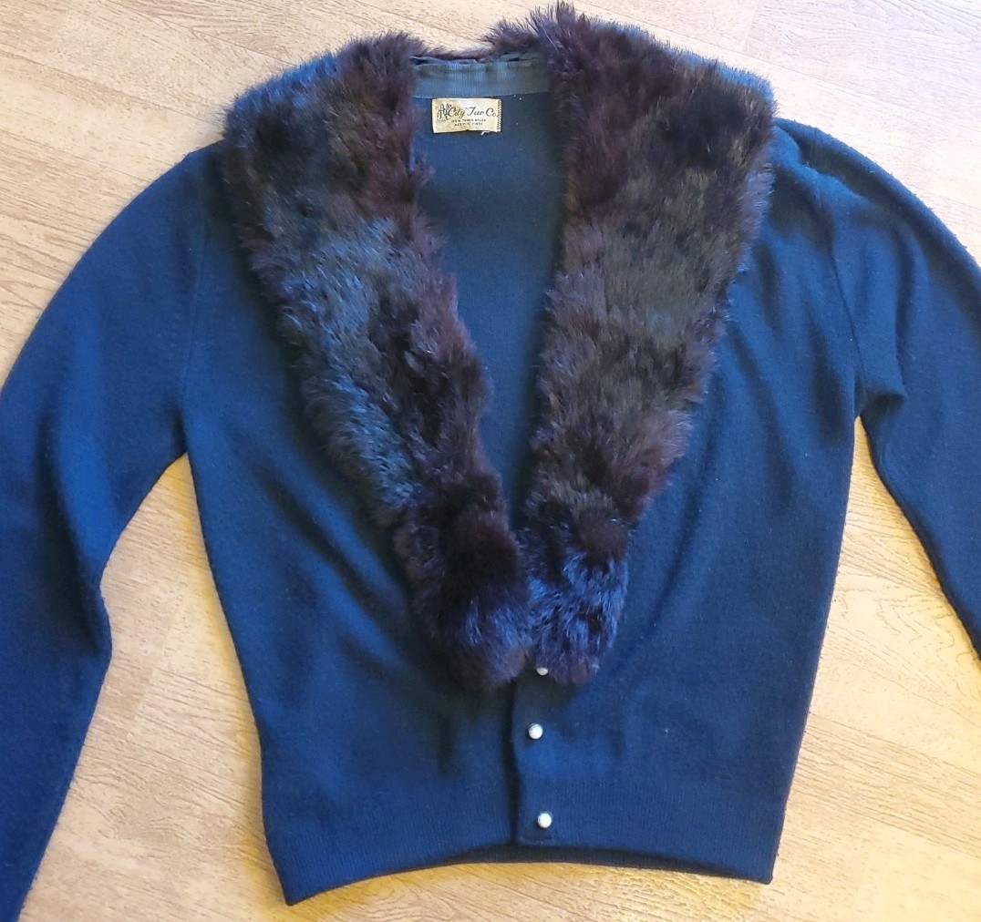 Vintage City Fur Co 100% Turbo Orlon Black Ladies Sweater 1950s Fur Petite Small