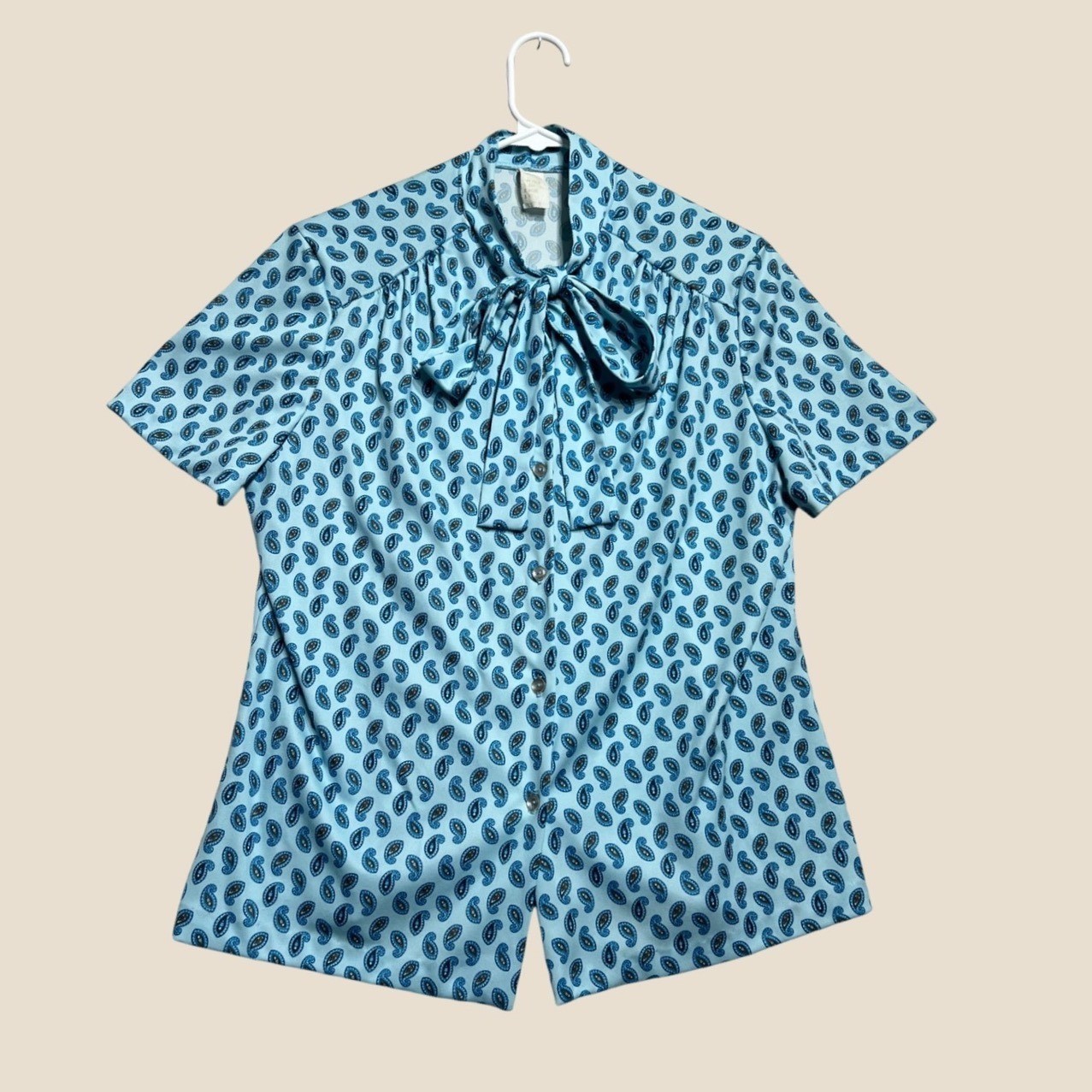 Vintage 70s Blue Paisley Print Neck Tie Blouse Short Sleeve Button Up Top S