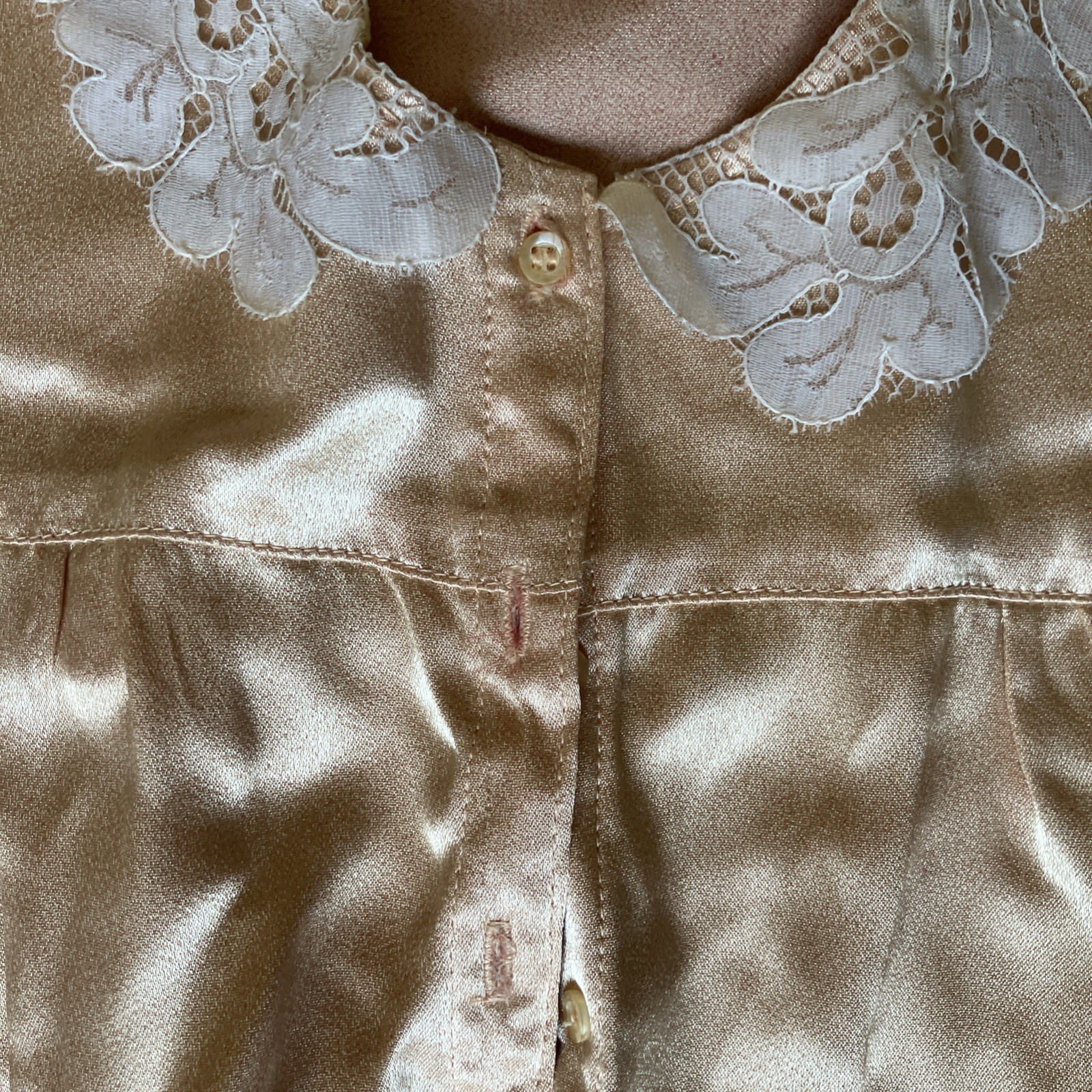 Vintage 1970s Razzle Dazzle California Peach Satin Lace Collar Blouse
